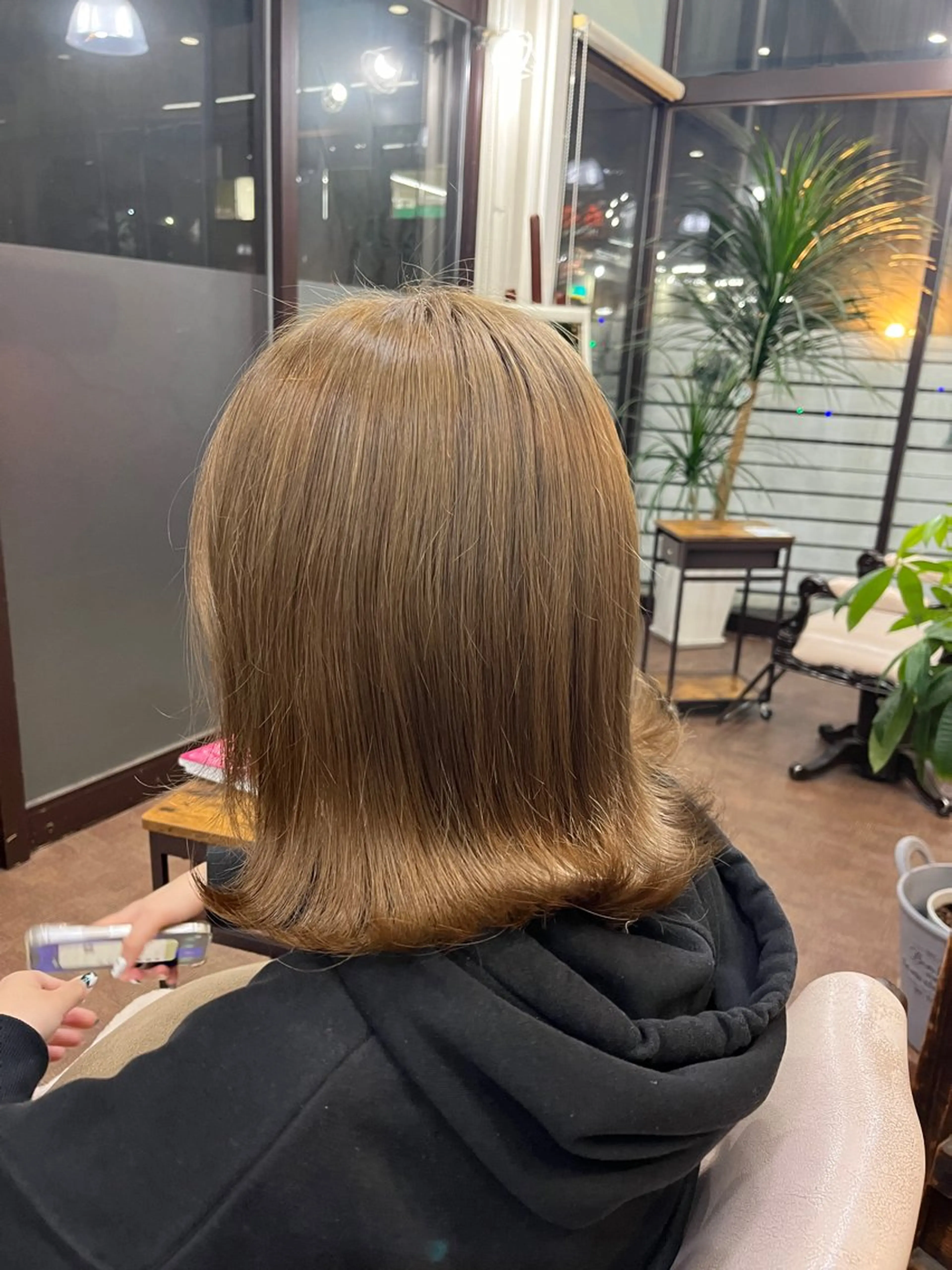 ミディアム ヘアカラー hanaco .のヘアスタイル