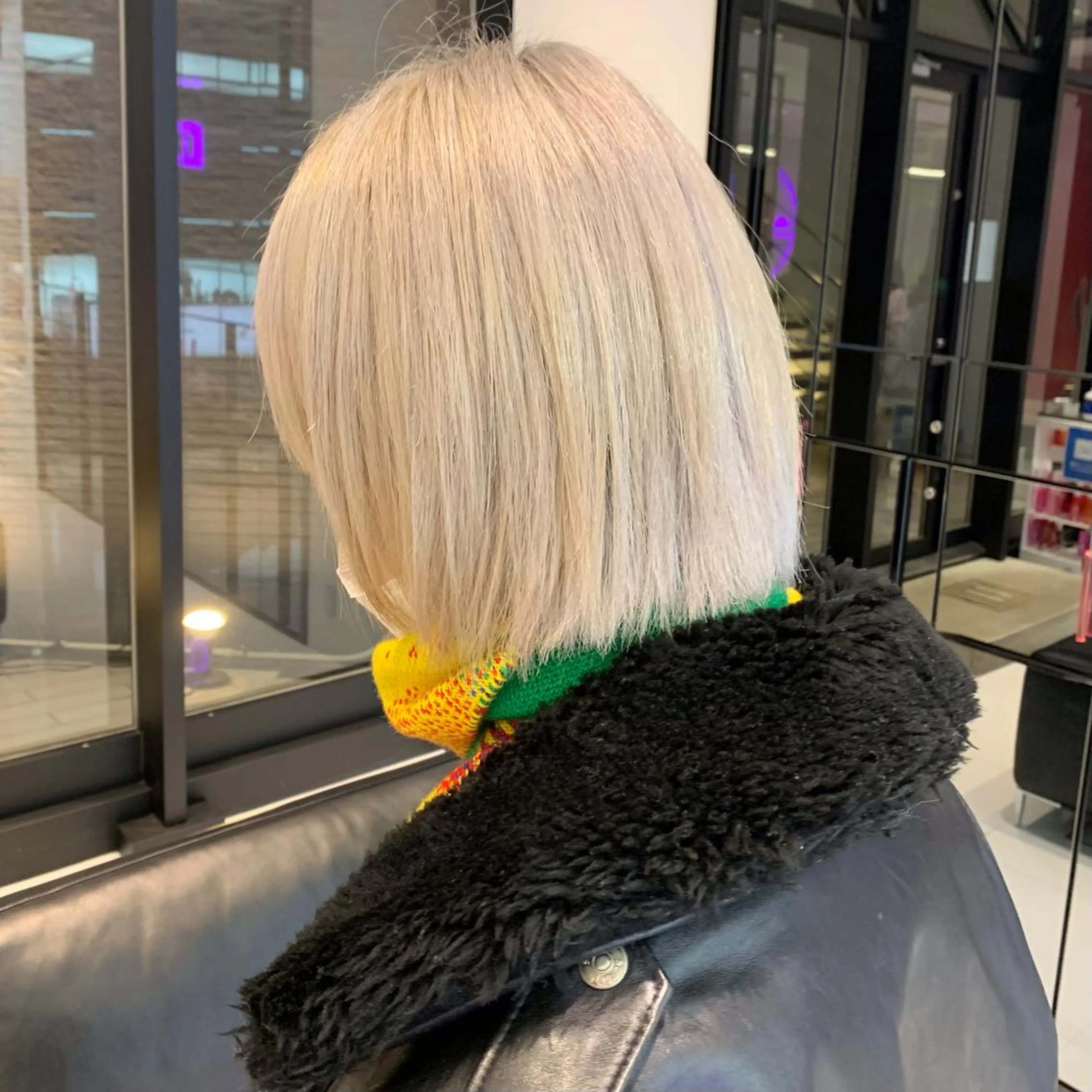 ミディアム カラー ブロンド ハイトーンカラー ハッシュカット/ハイ トーン/MANAMIのヘアスタイル