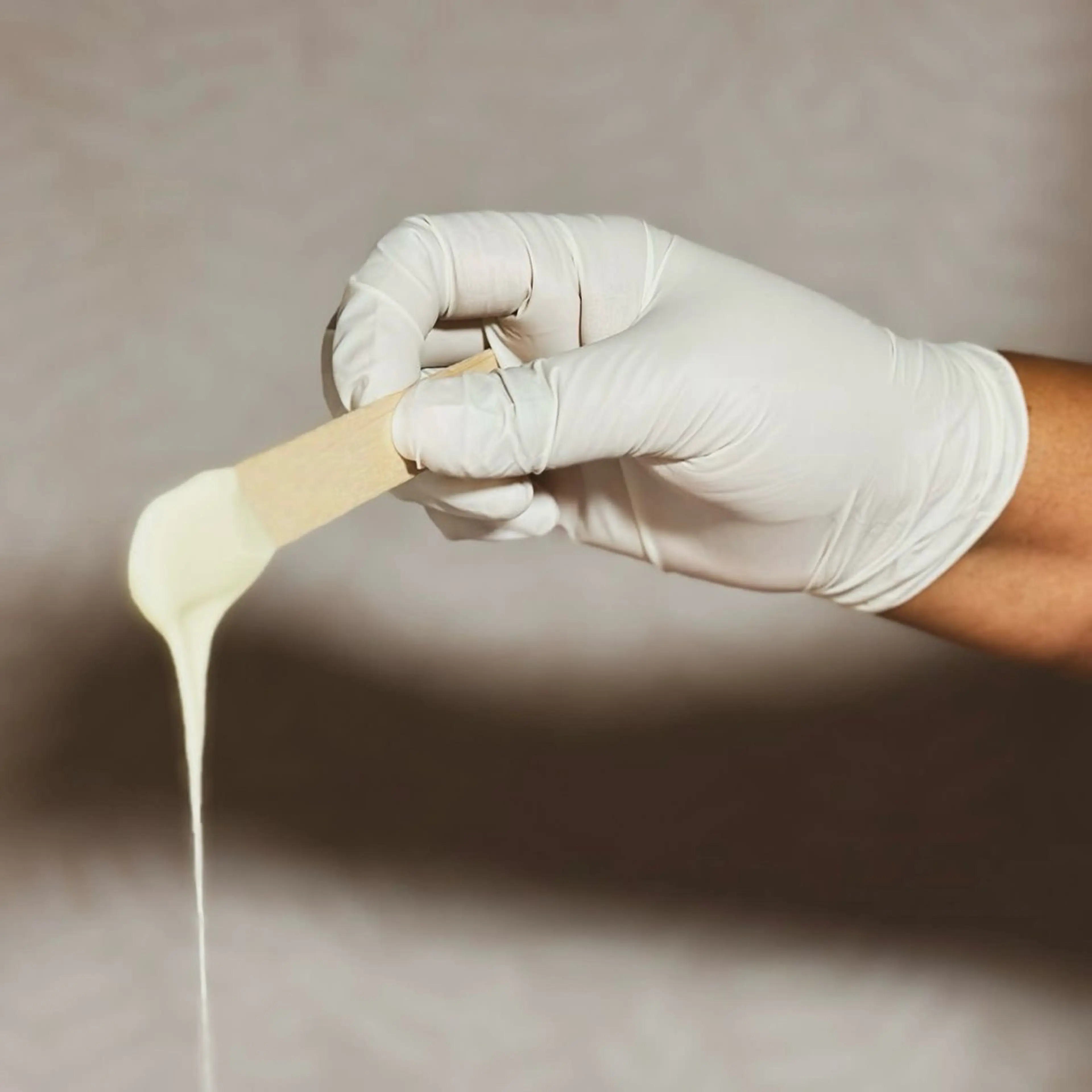 【女性・男性】【鼻毛】ブラジリアンワックスの写真