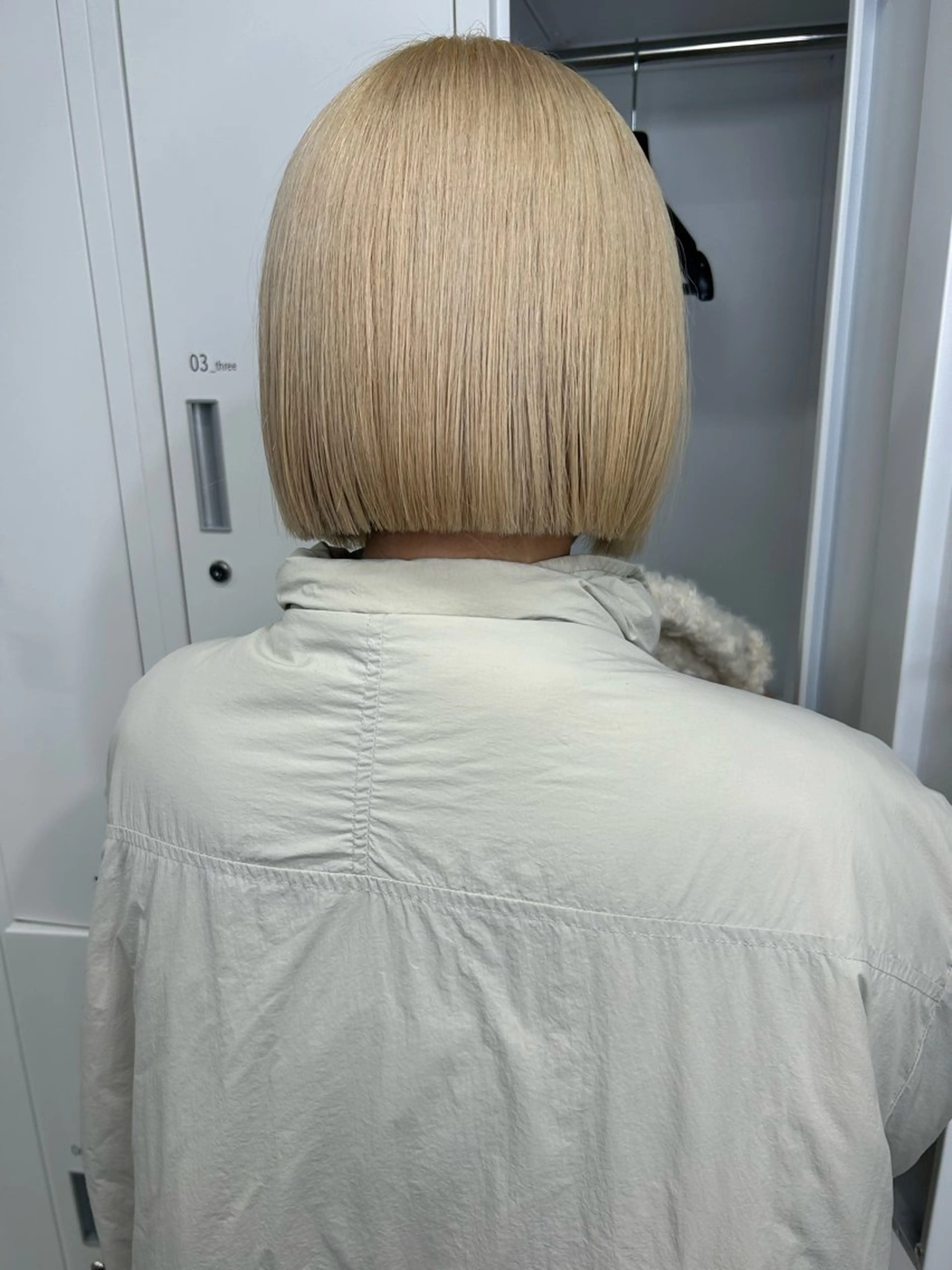 ミディアム カラー メンズ キッズ メンズブリーチ メンズハイトーン ブリーチ ハイトーンカラー ボブ MOE🌙 博多ハイトーンのヘアスタイル