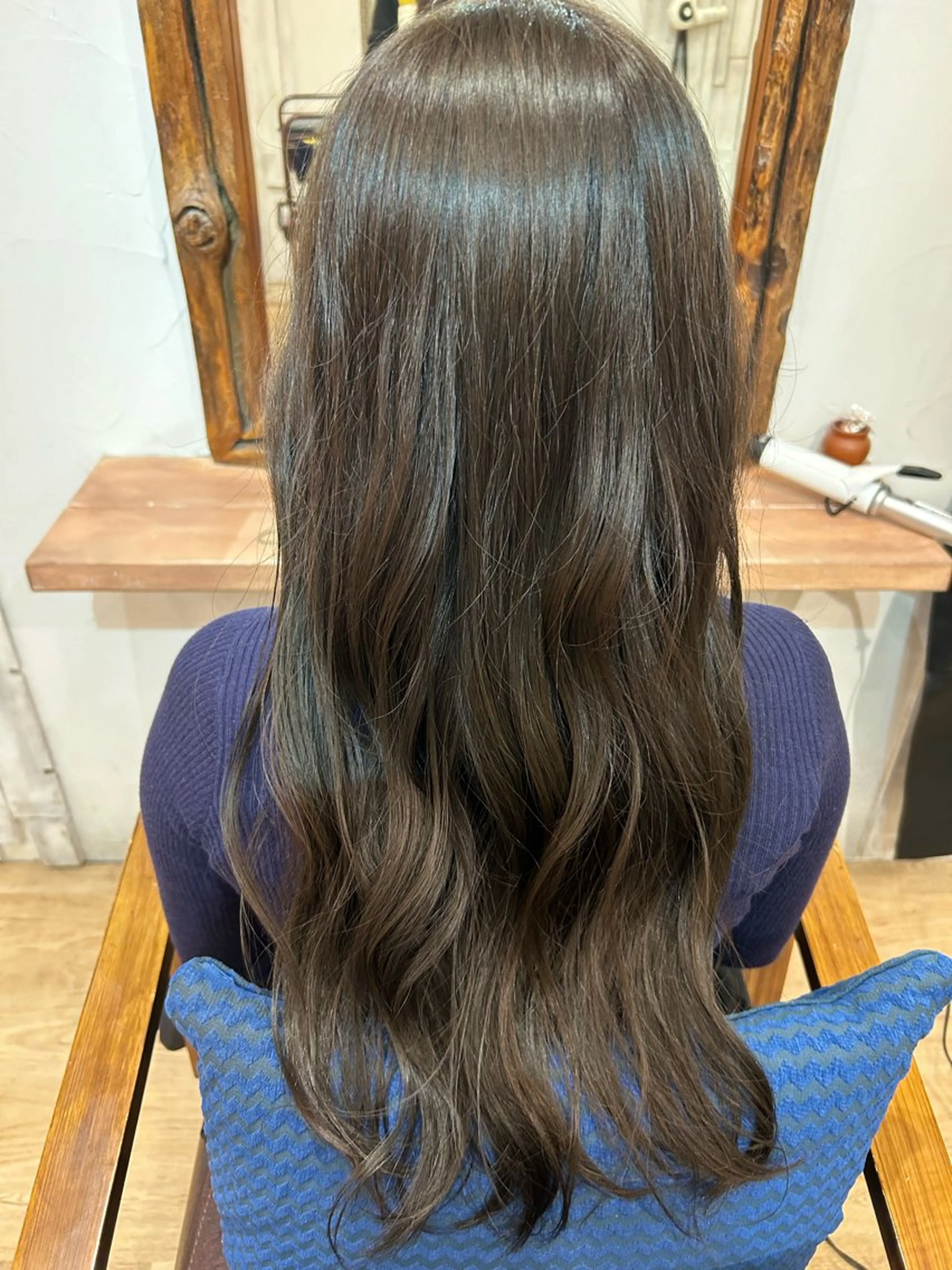 ロング カラー オリーブカラー ヘアカラー 今村 茜のヘアスタイル