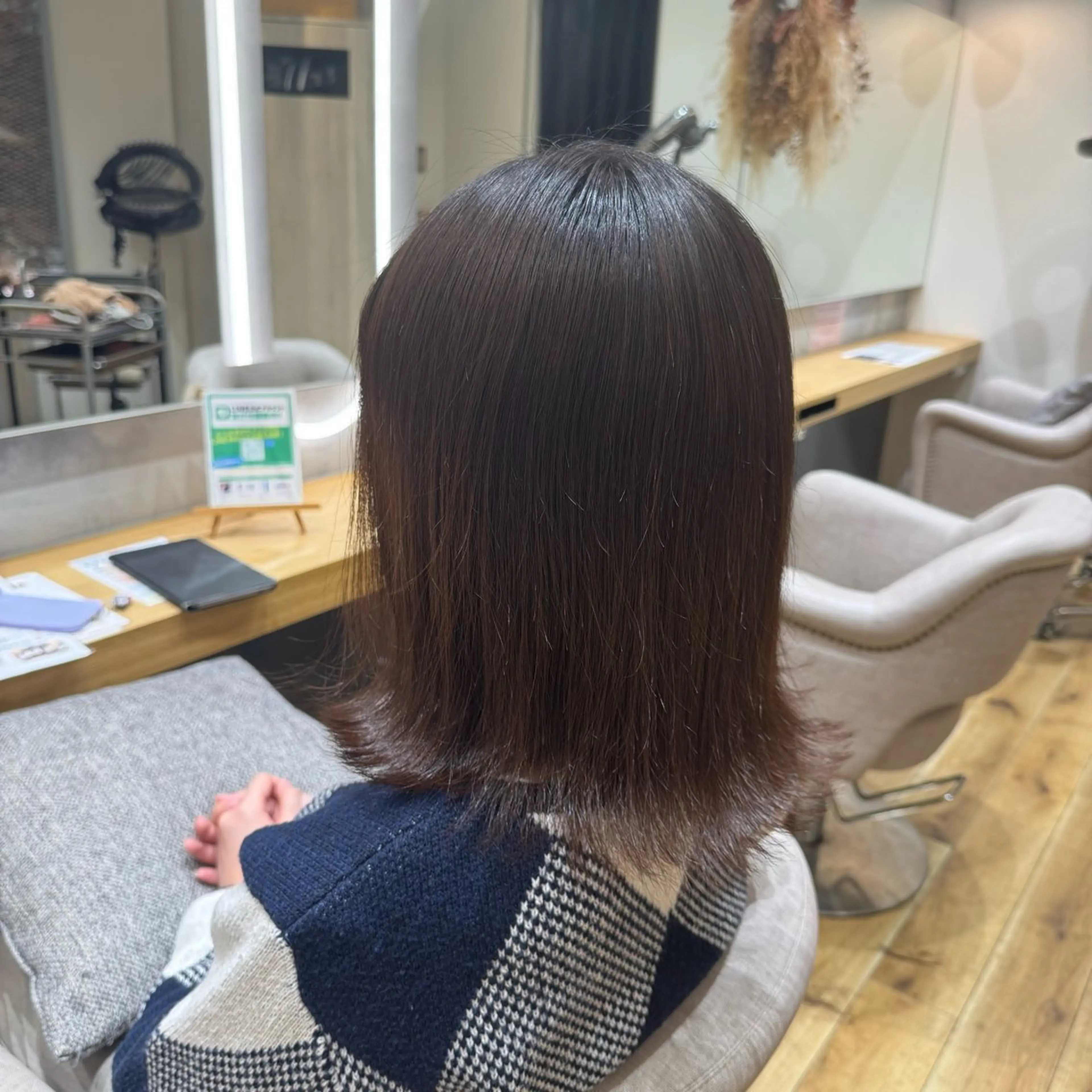 ミディアム レイヤーカット 外ハネヘア ☆レディースショート ☆吉崎☆のヘアスタイル