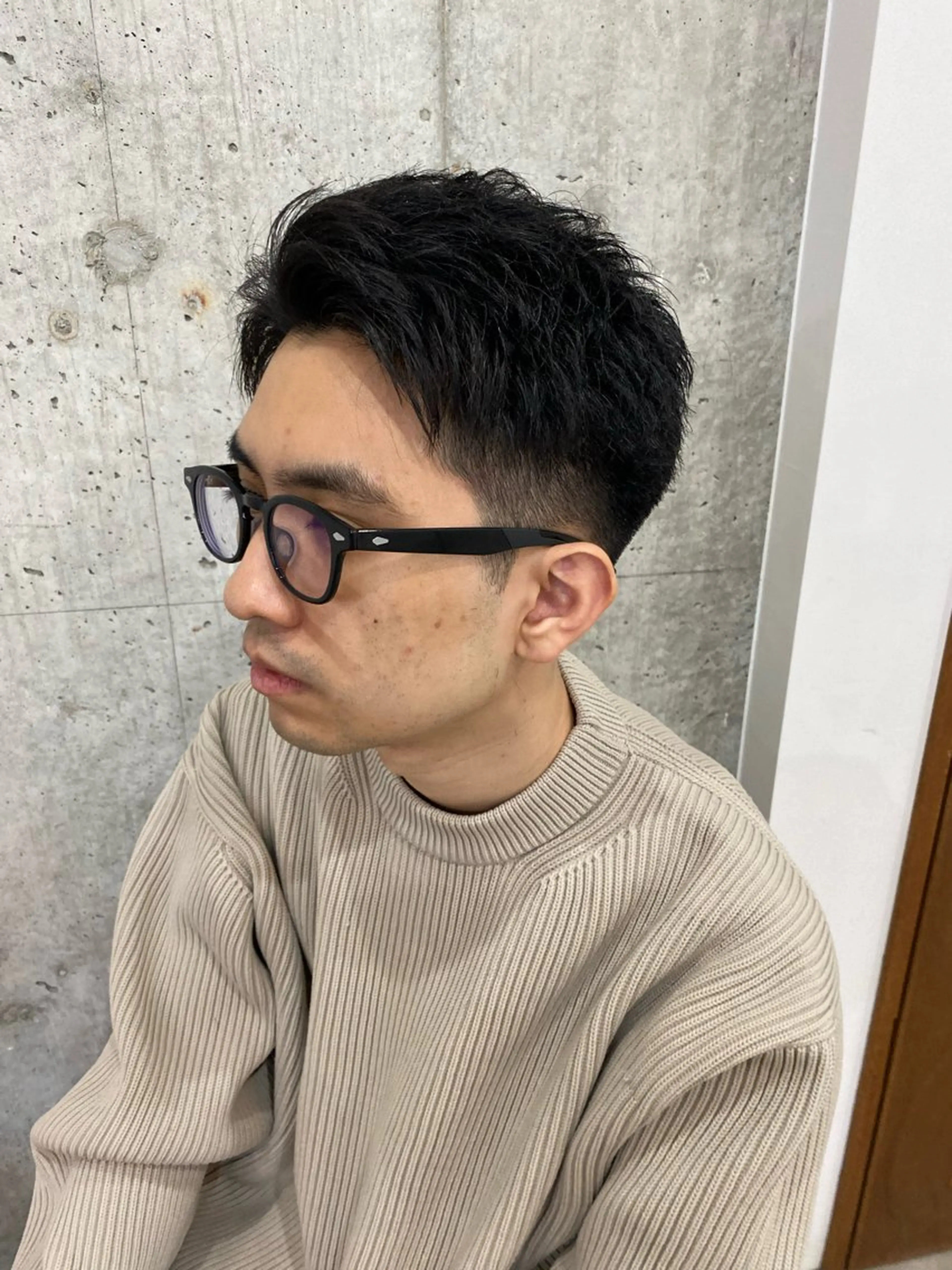 ショート メンズ アップバング 刈り上げ ショートヘア センターパート/ニ ュアンスパーマのヘアスタイル