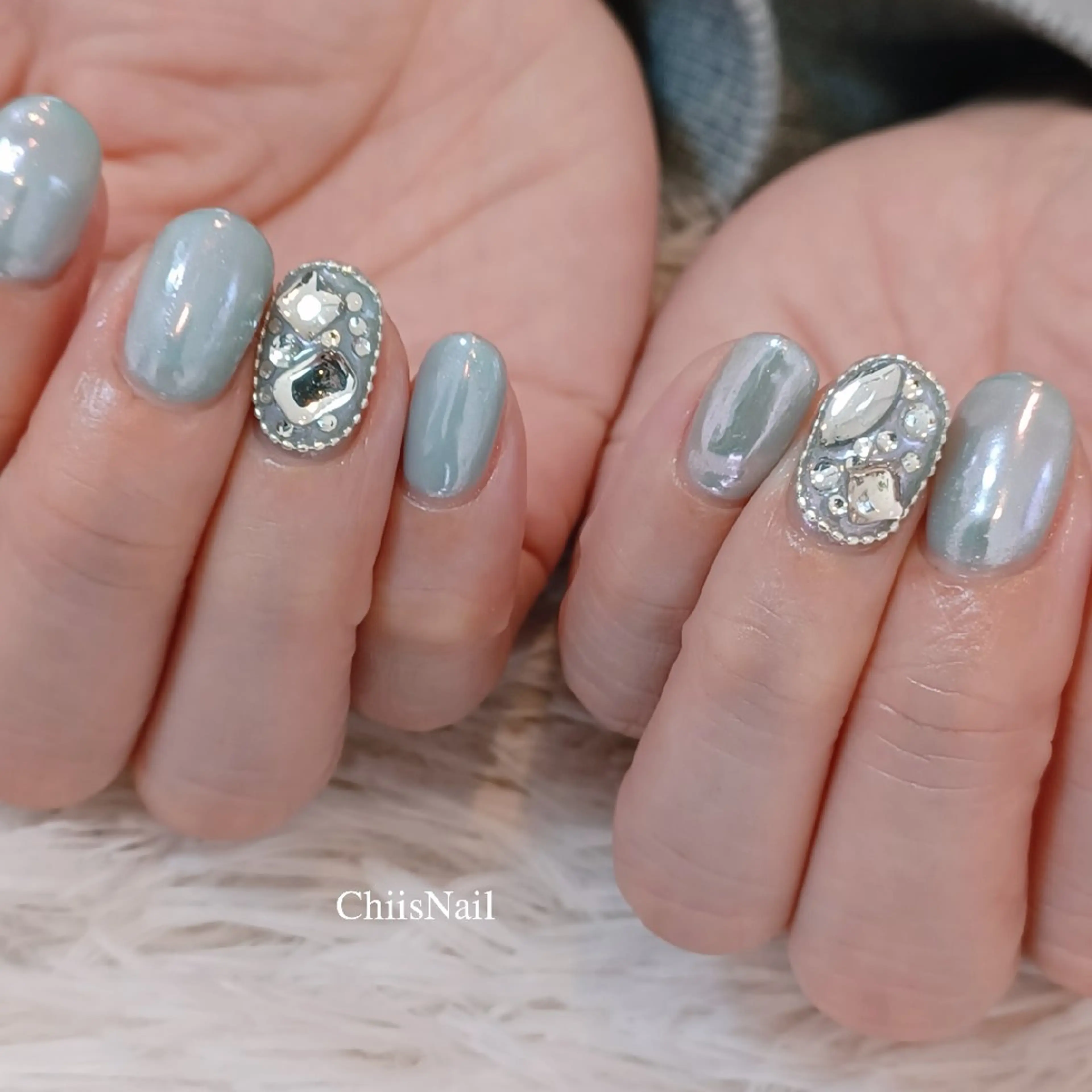 ネイル アートネイル オーロラネイル 水色 ChiisNail ﾁｨｽﾞﾈｲﾙのネイルデザイン