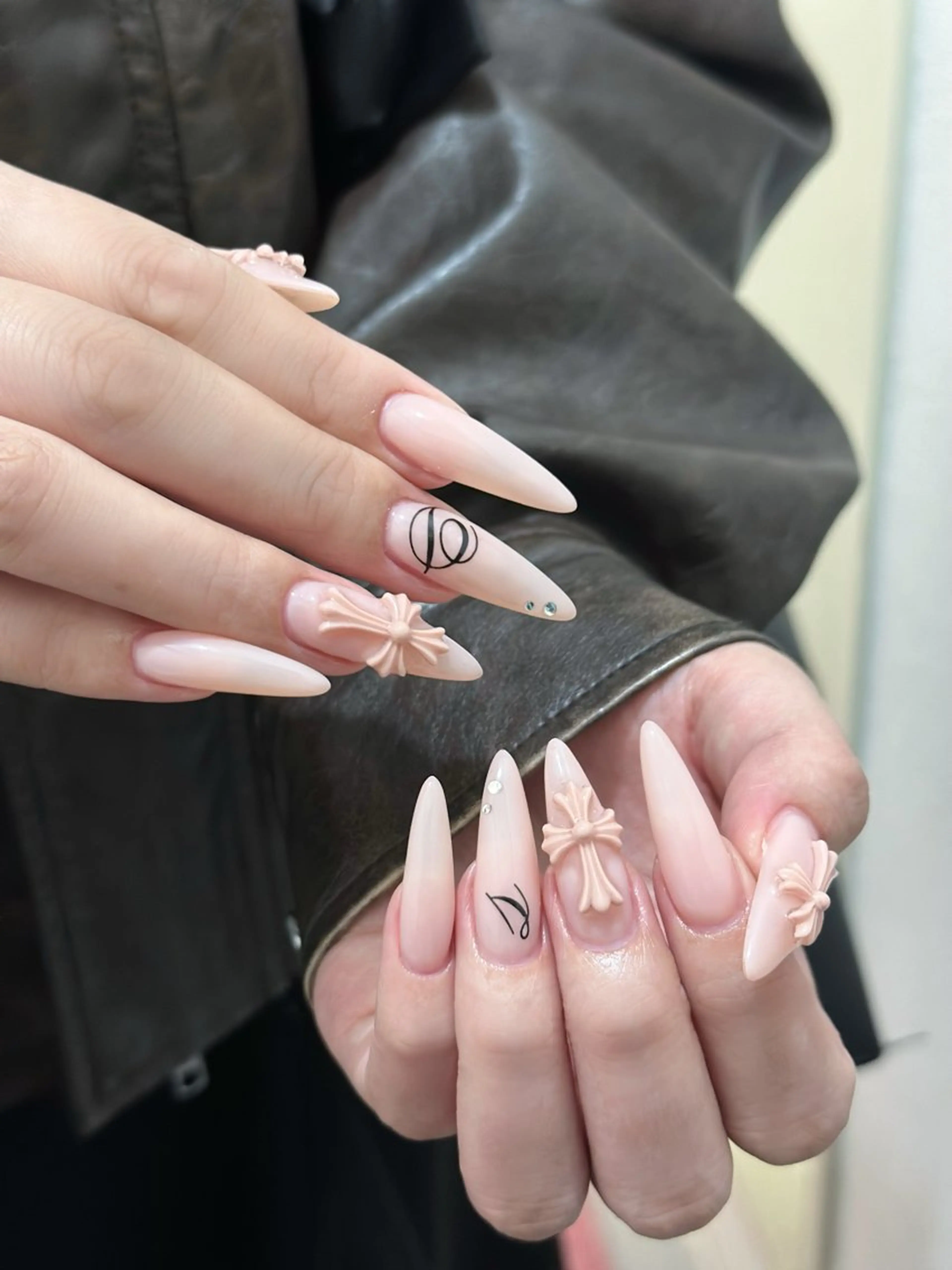 ネイル チークネイル ドット フレンチネイル グラデーション ハート ハンドネイル Julli NailStudioのネイルデザイン