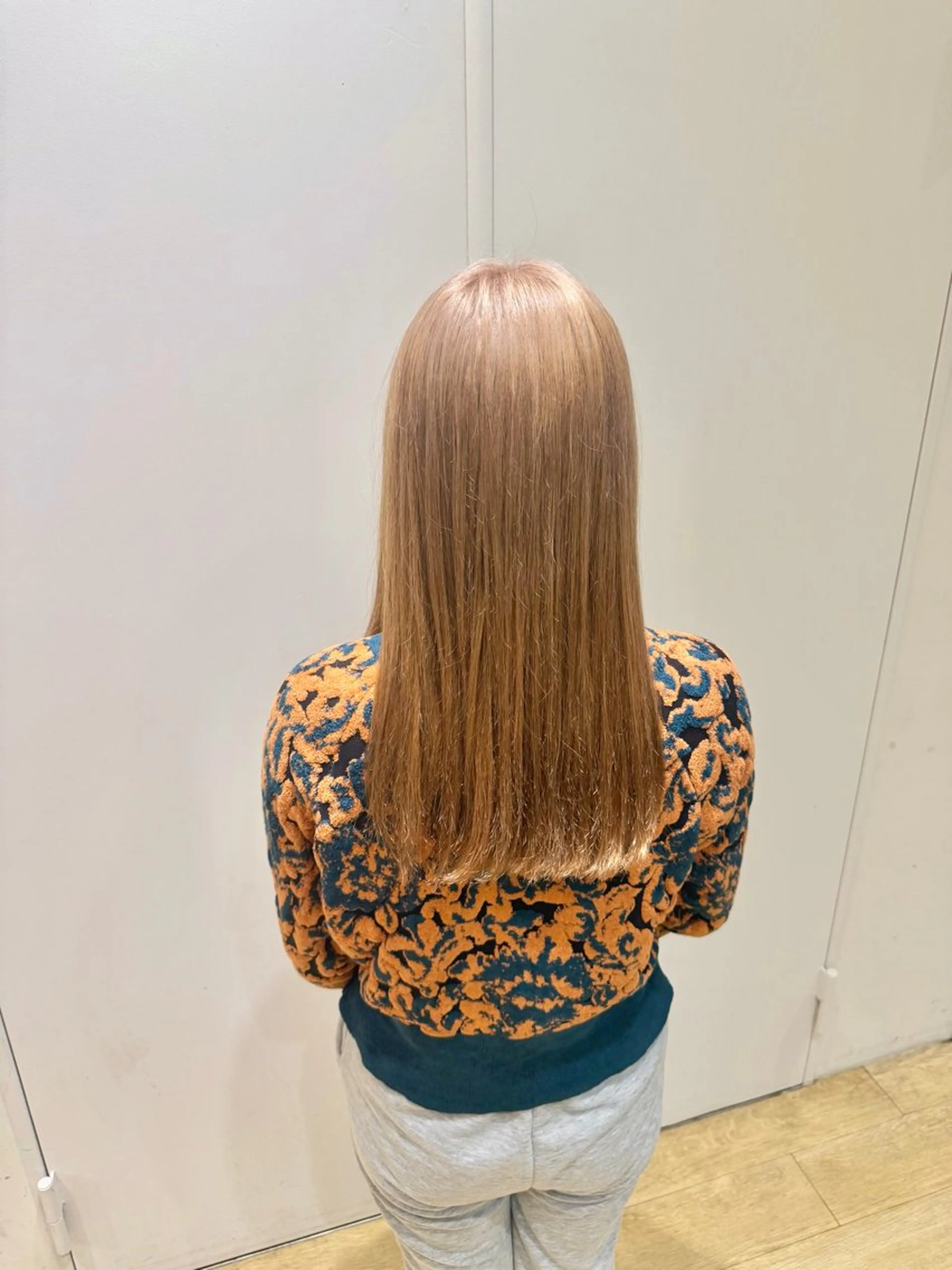 セミロング カラー ベージュカラー ミルクティーベージュ ヘアカラー トリートメント 新宿/吉松 大輝のヘアスタイル