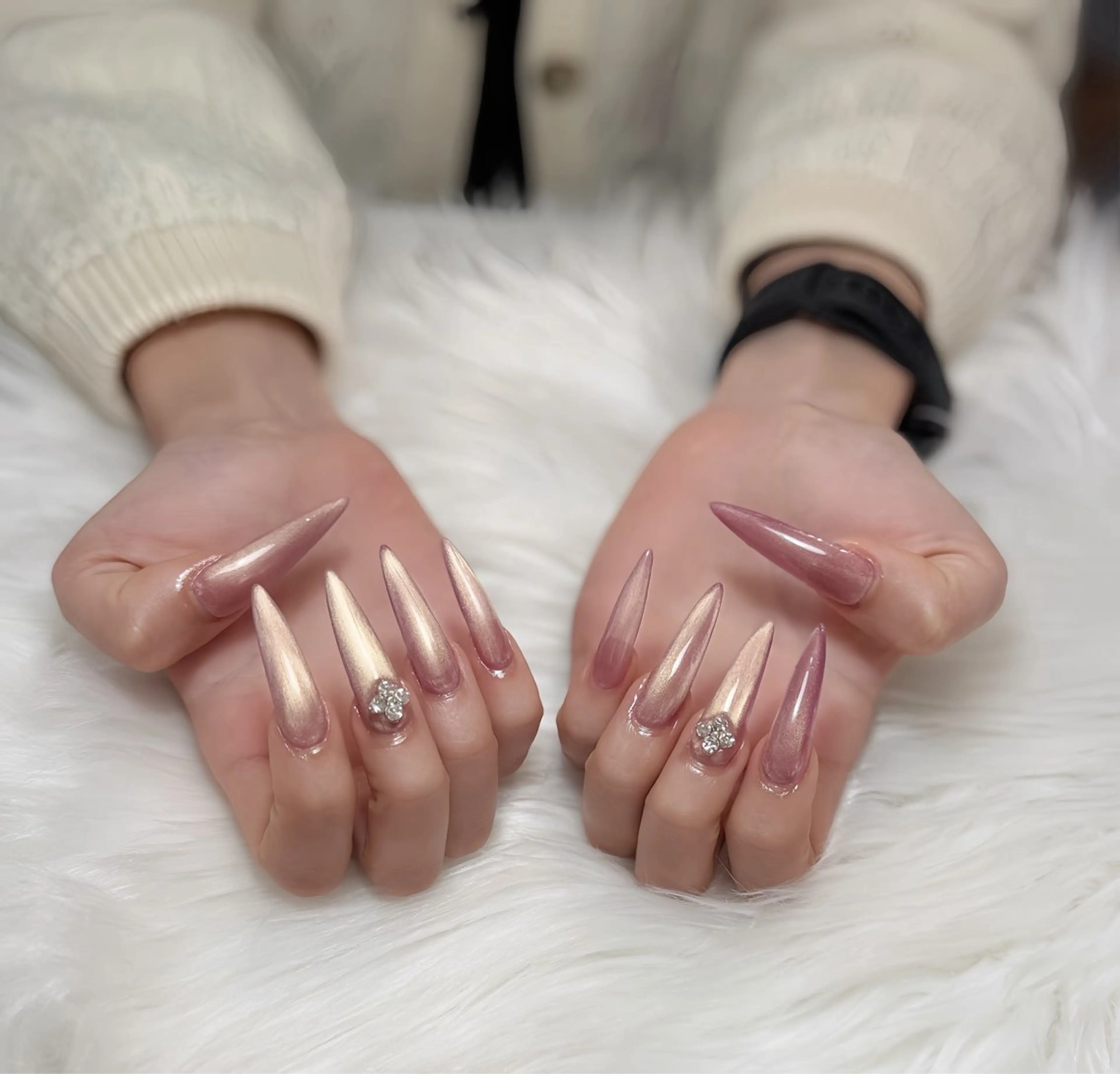 ネイル オーロラネイル チークネイル フットネイル フレンチネイル ジェルネイル ハンドネイル Nichi Nails❤️のネイルデザイン