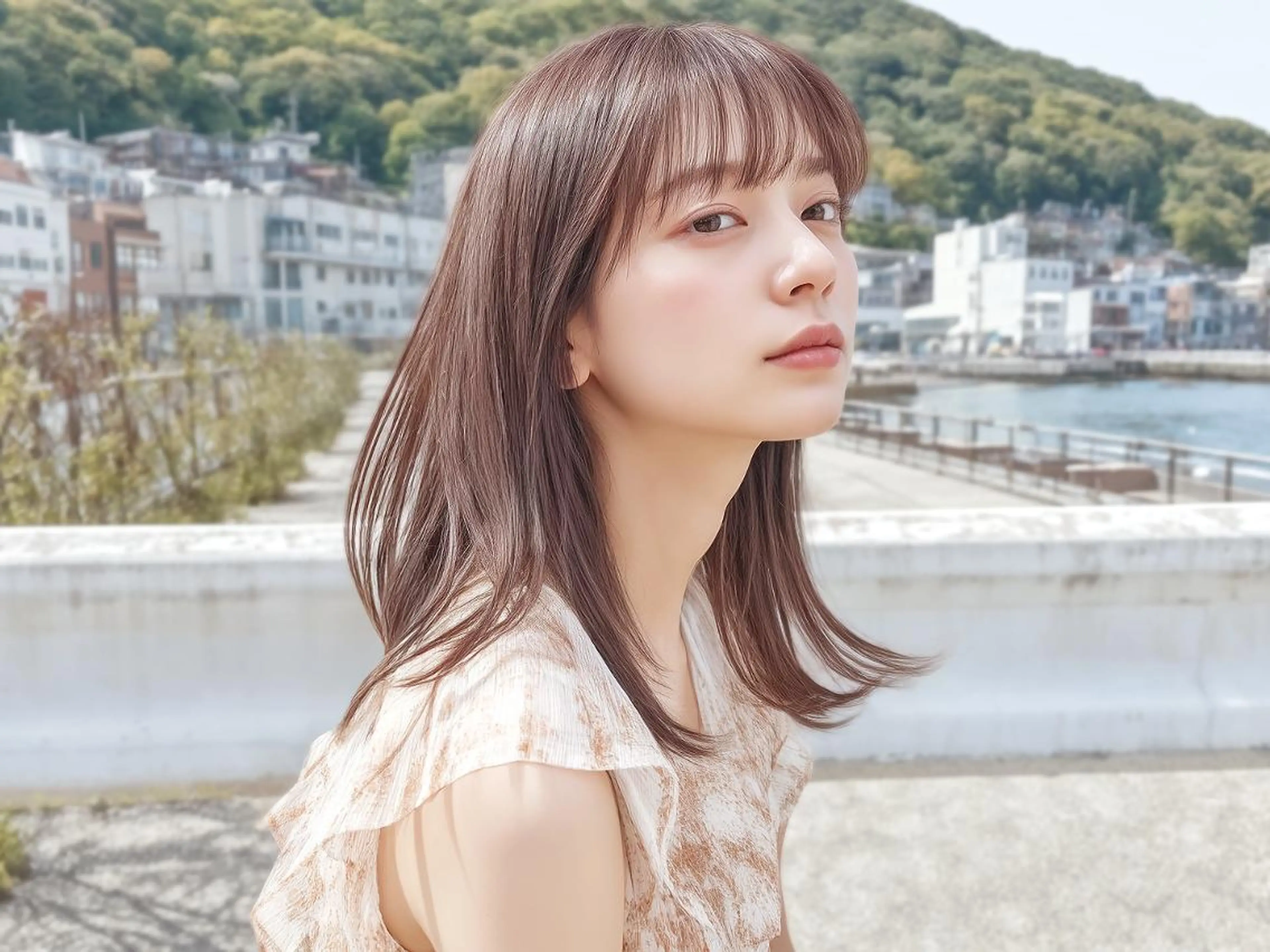 ミディアム LILIA .のヘアスタイル