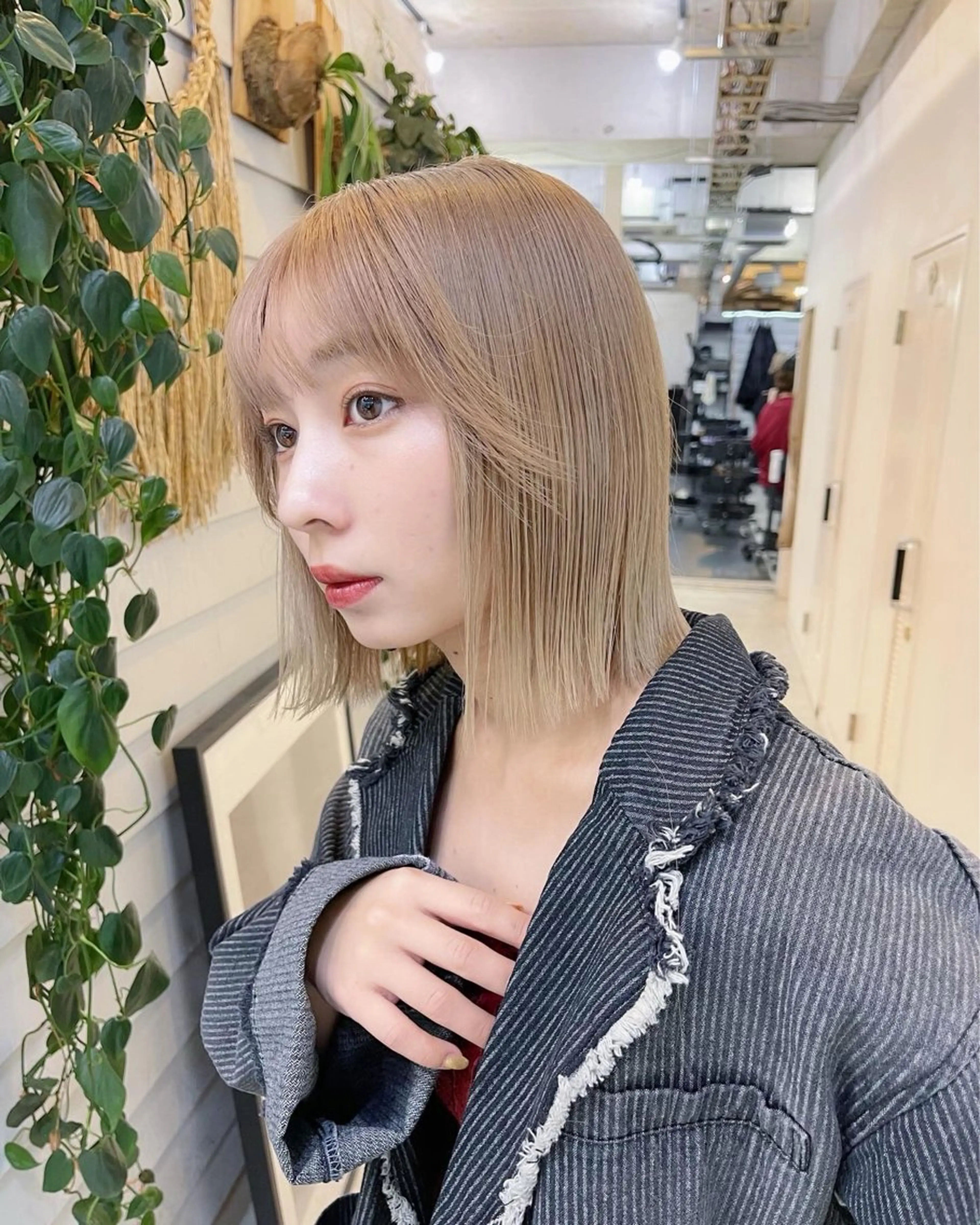 ミディアム カラー ベージュカラー ミルクティーベージュ ヘアカラー トリートメント AiM 大名　似合わせカットのヘアスタイル