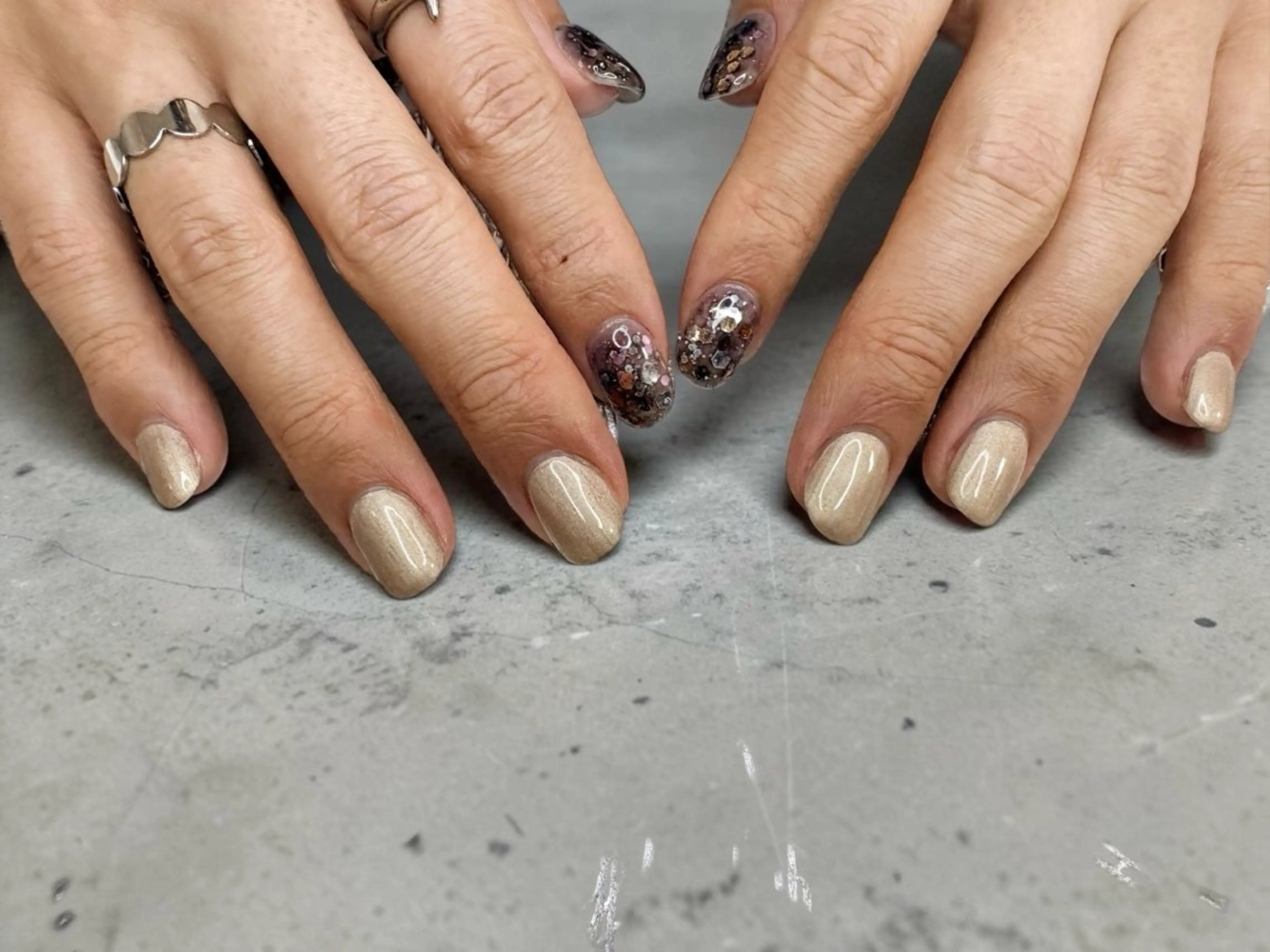 ネイル フットネイル ジェルネイル ラメ(グリッター) マグネットネイル 持ち込み ハンドネイル ハンドケア ♡Bivi♡自爪に 優しいネイルサロンのネイルデザイン