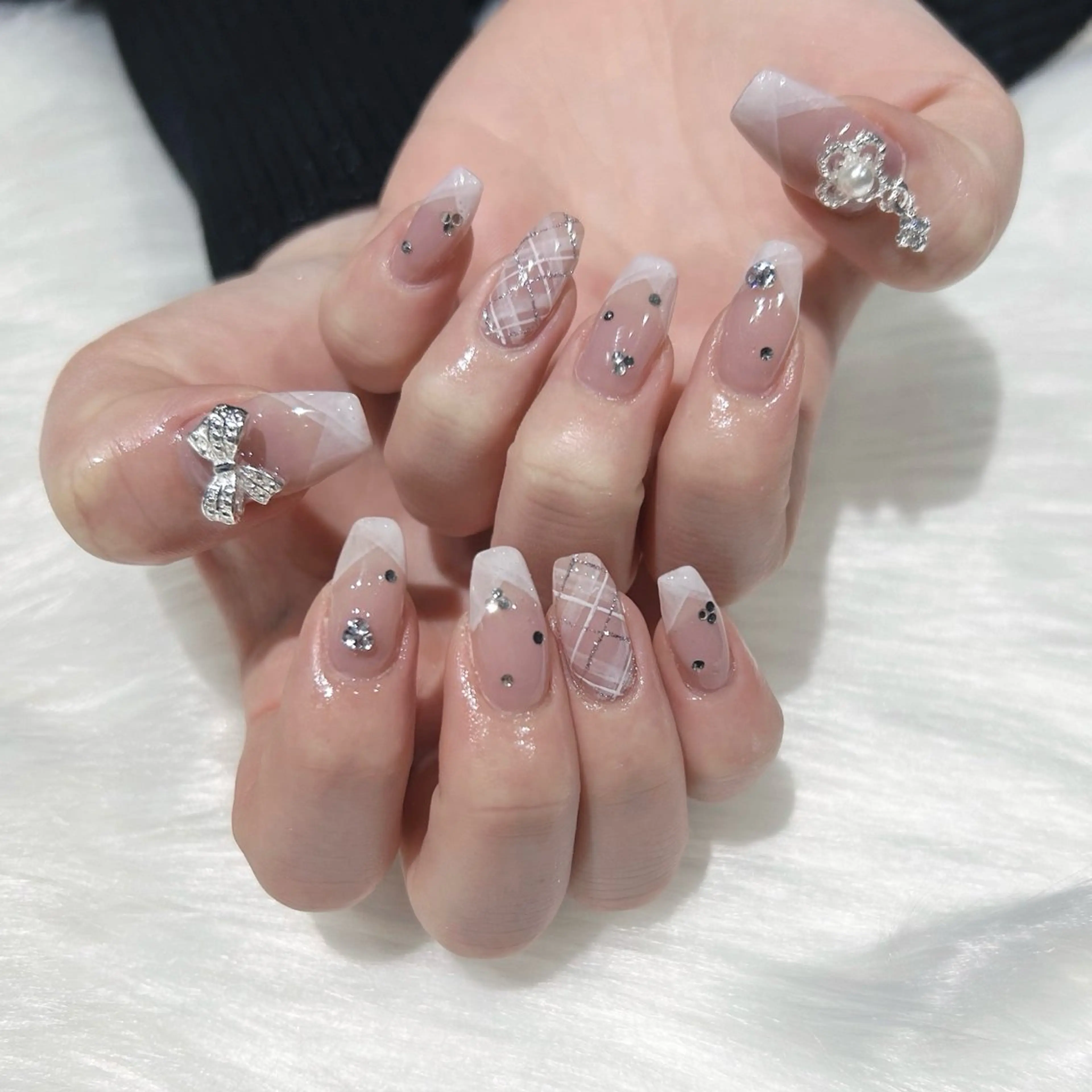 ネイル フレンチネイル ガーリー ピンク ワンホンネイル ハンドネイル ぷりゅねる 心斎橋のネイルデザイン