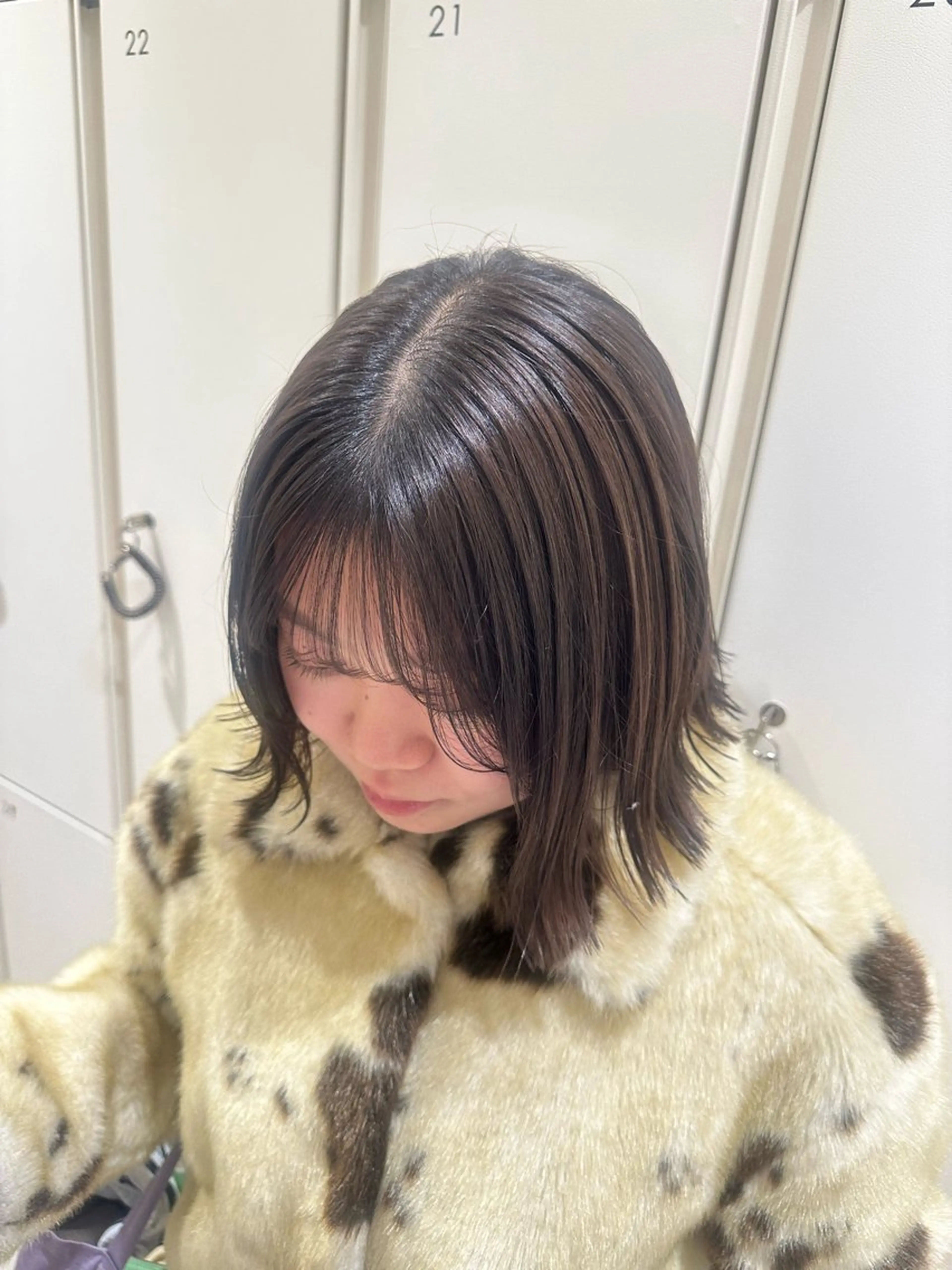 ミディアム カラー ヘアアレンジ タイトボブ個性派カラ ーAKANEのヘアスタイル
