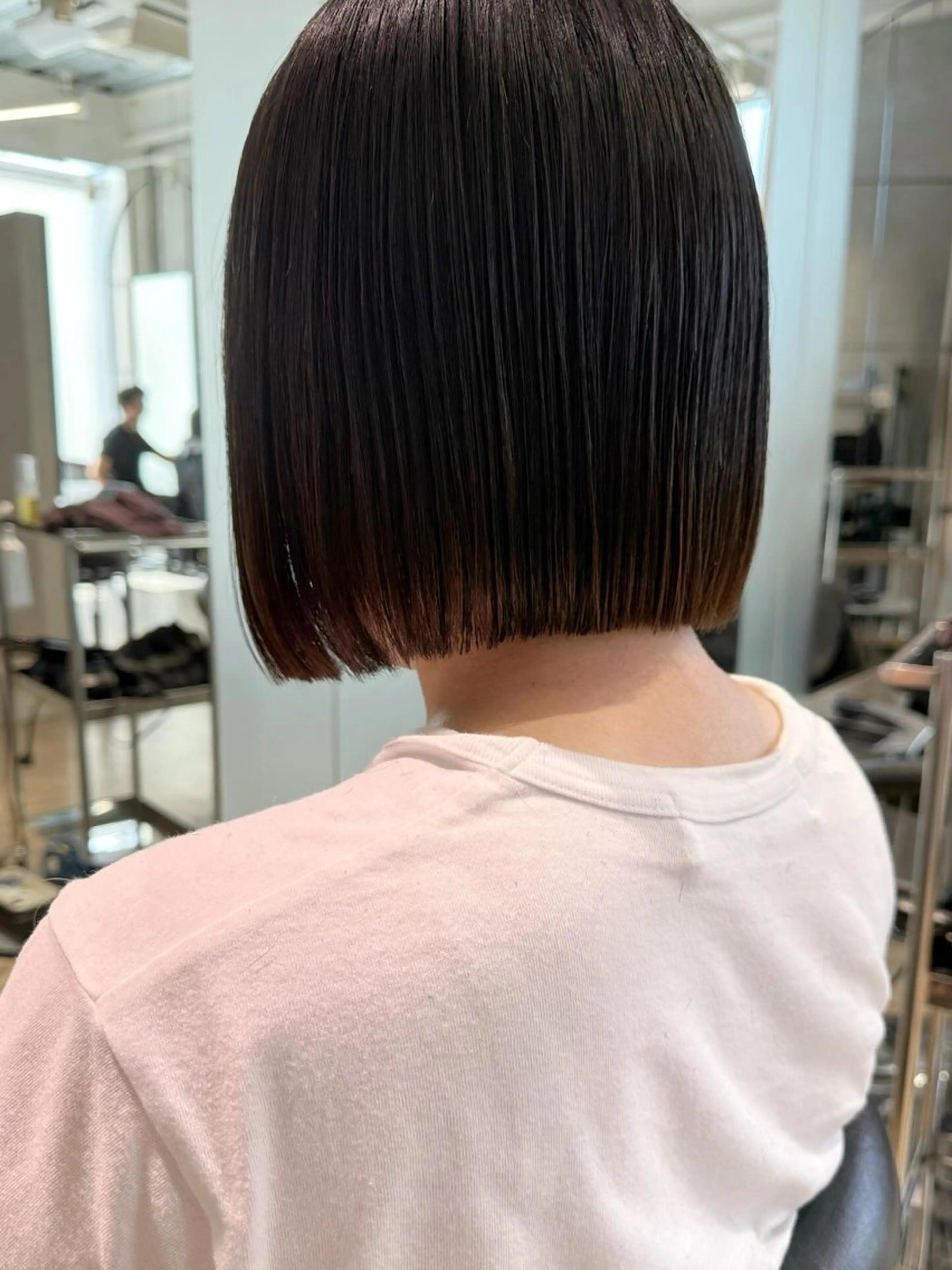 ミディアム カット 縮毛矯正 須藤 優真 切りっぱなしボブのヘアスタイル