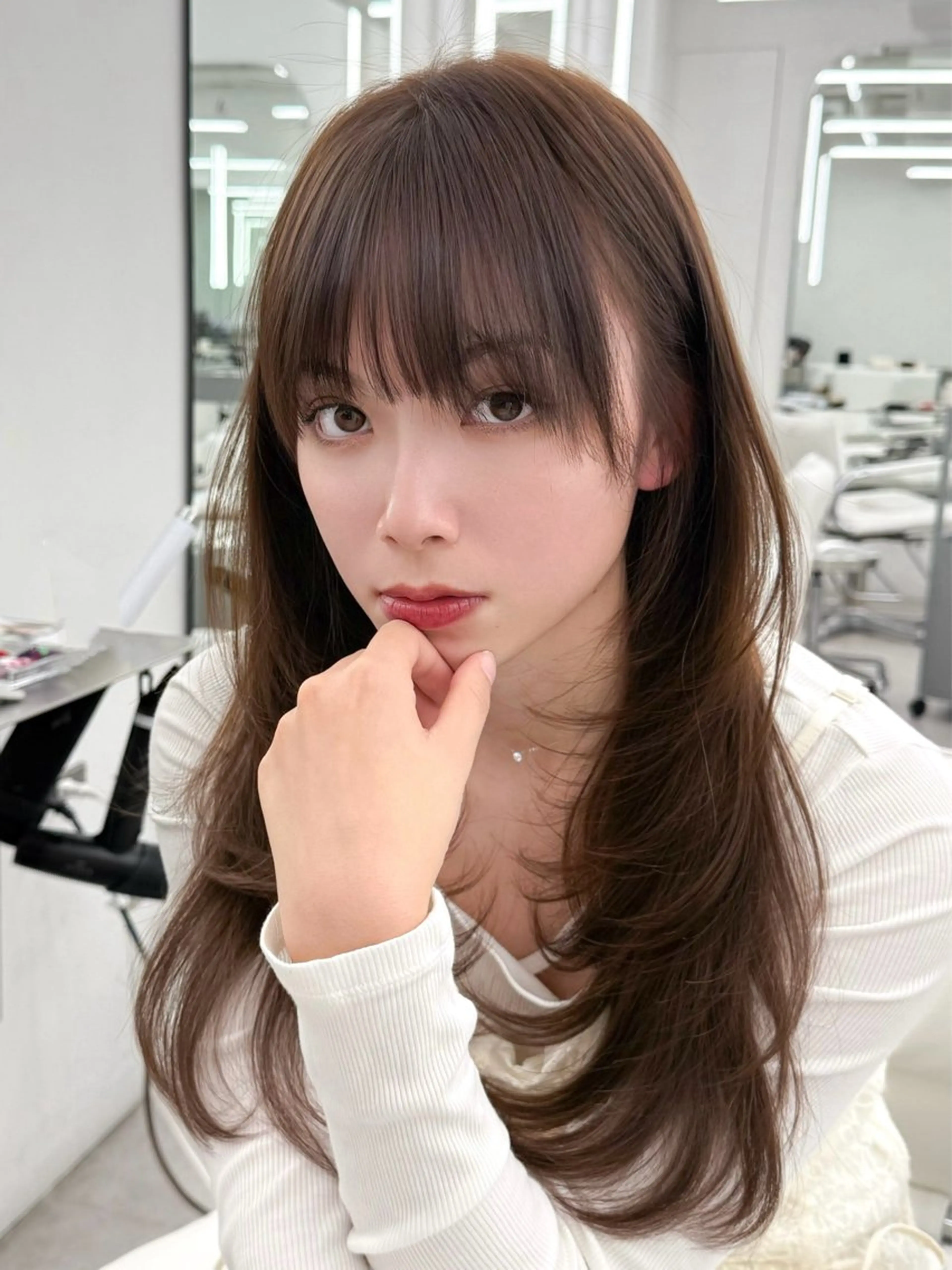 セミロング 韓国風ヘア レイヤーカット カット ヘアカラー トリートメント 失敗しない顔まわり× 小顔補正レイヤー難波のヘアスタイル