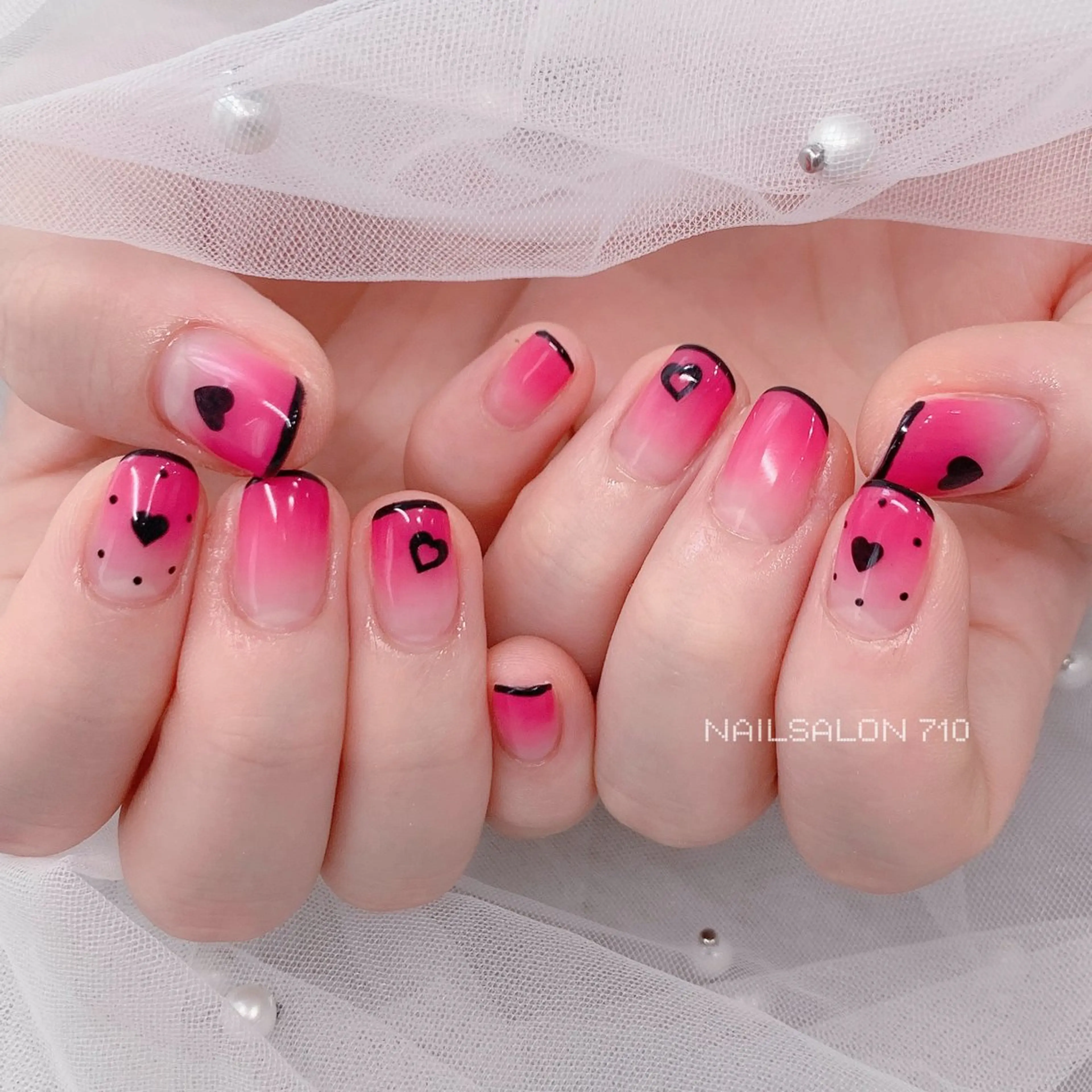 ネイル グラデーション ピンク ハンドネイル フットネイル ナナイチゼロ I.Naoのネイルデザイン