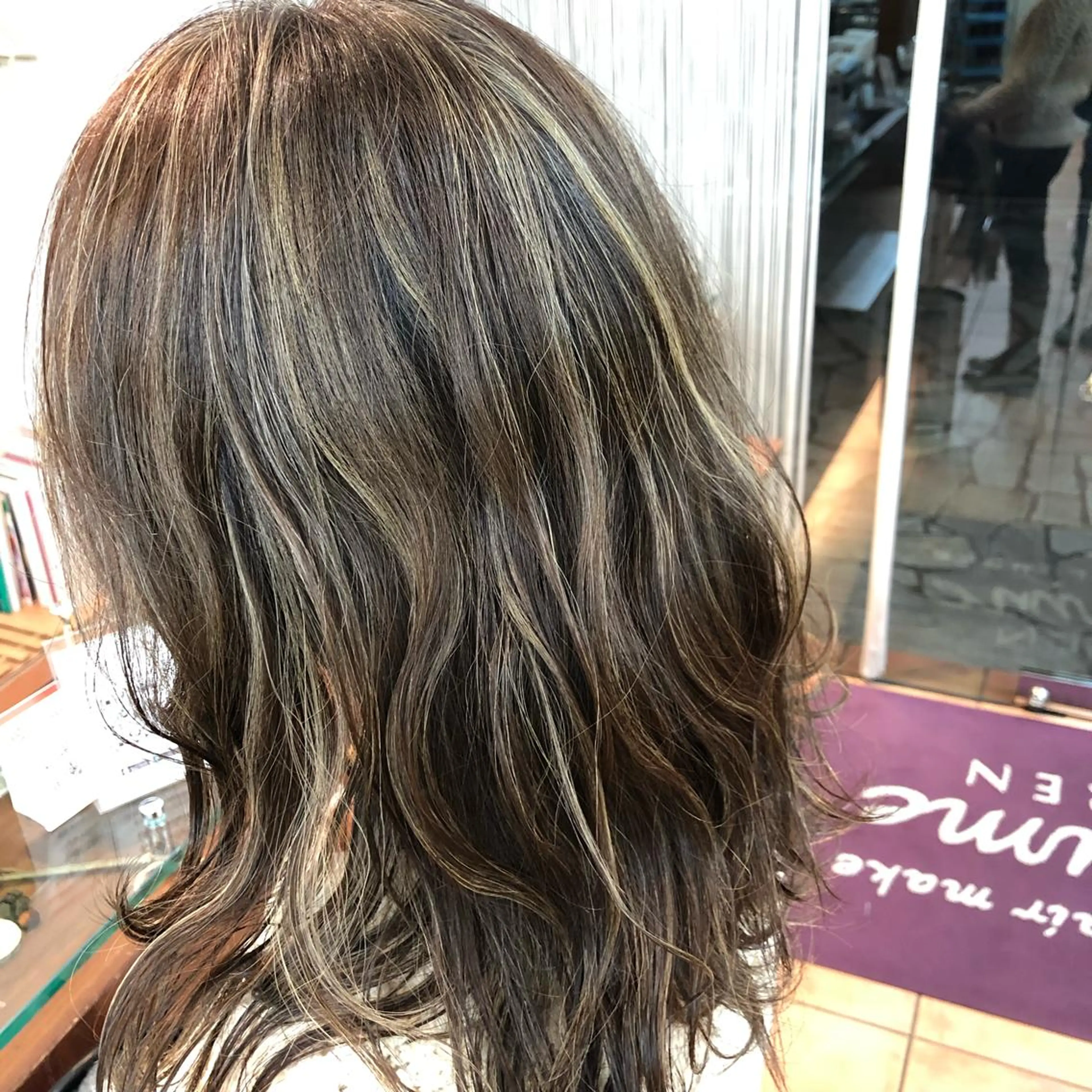 ミディアム カラー 透明感カラー ハイライトカラー ハイライト ヘアカラー ショート 嶋津祥希のヘアスタイル