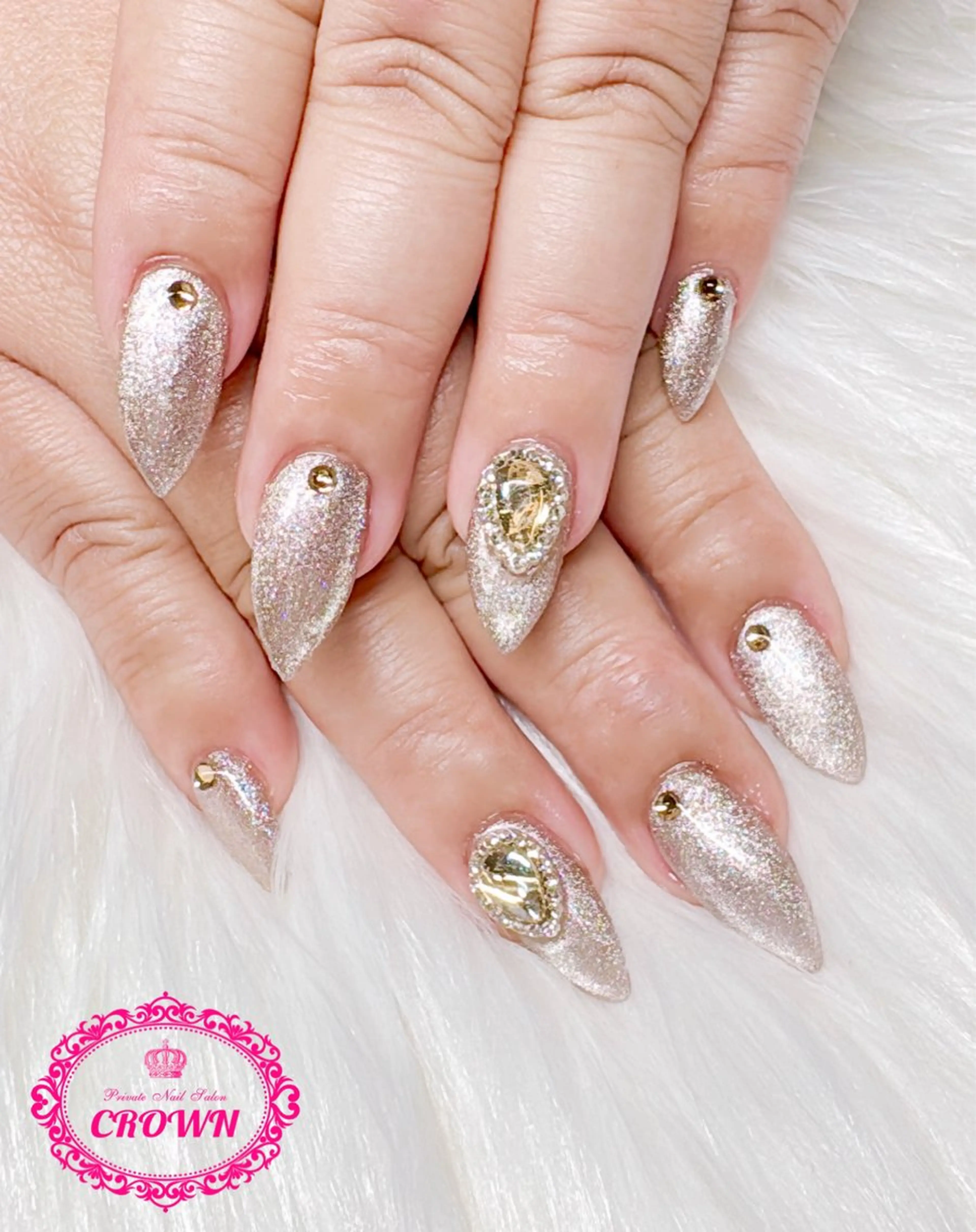 ネイル CROWN プライベートサロンのネイルデザイン