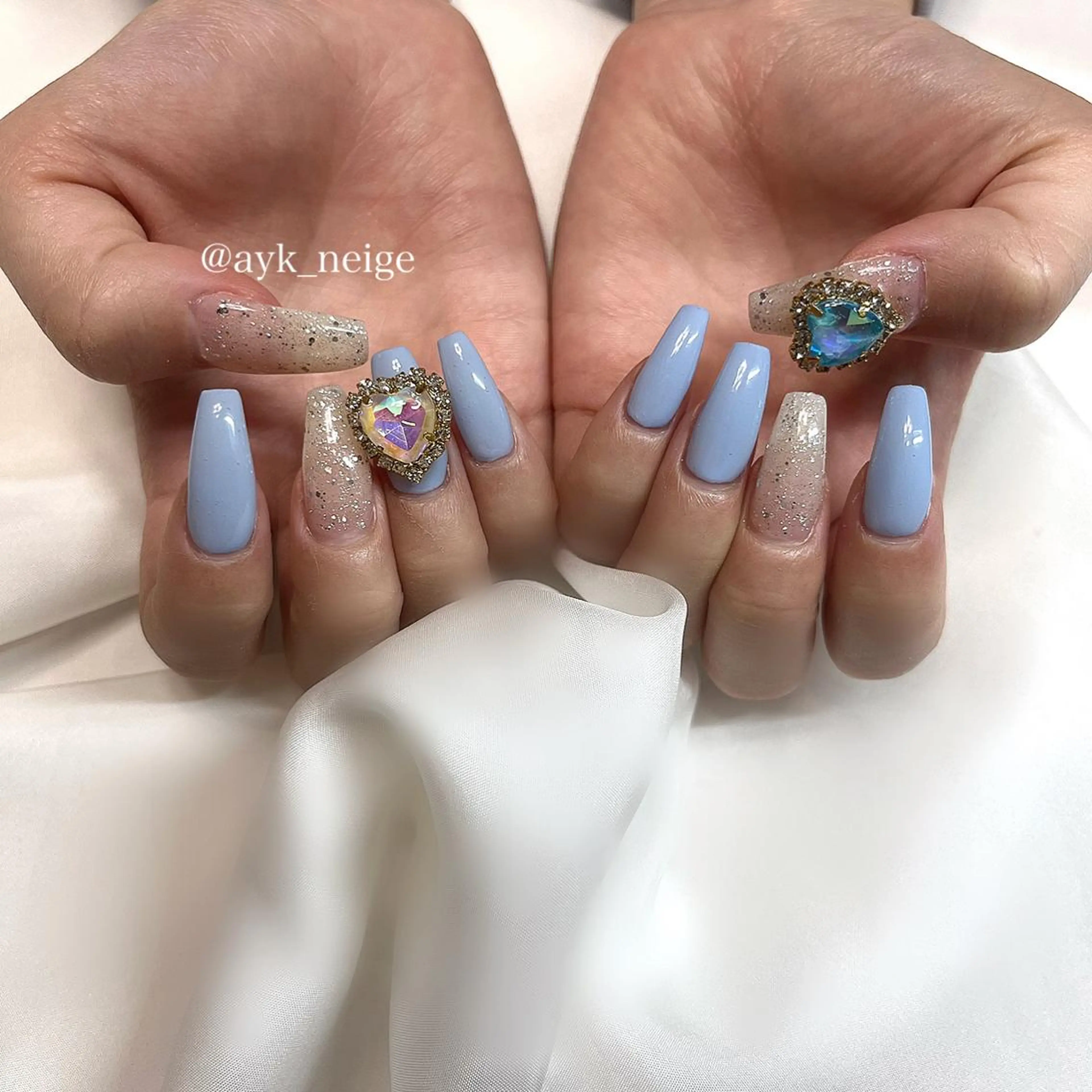 ネイル フットネイル グラデーション キラキラネイル 韓国ネイル マグネットネイル n'eige nail所属・大谷 綾香のネイルデザイン