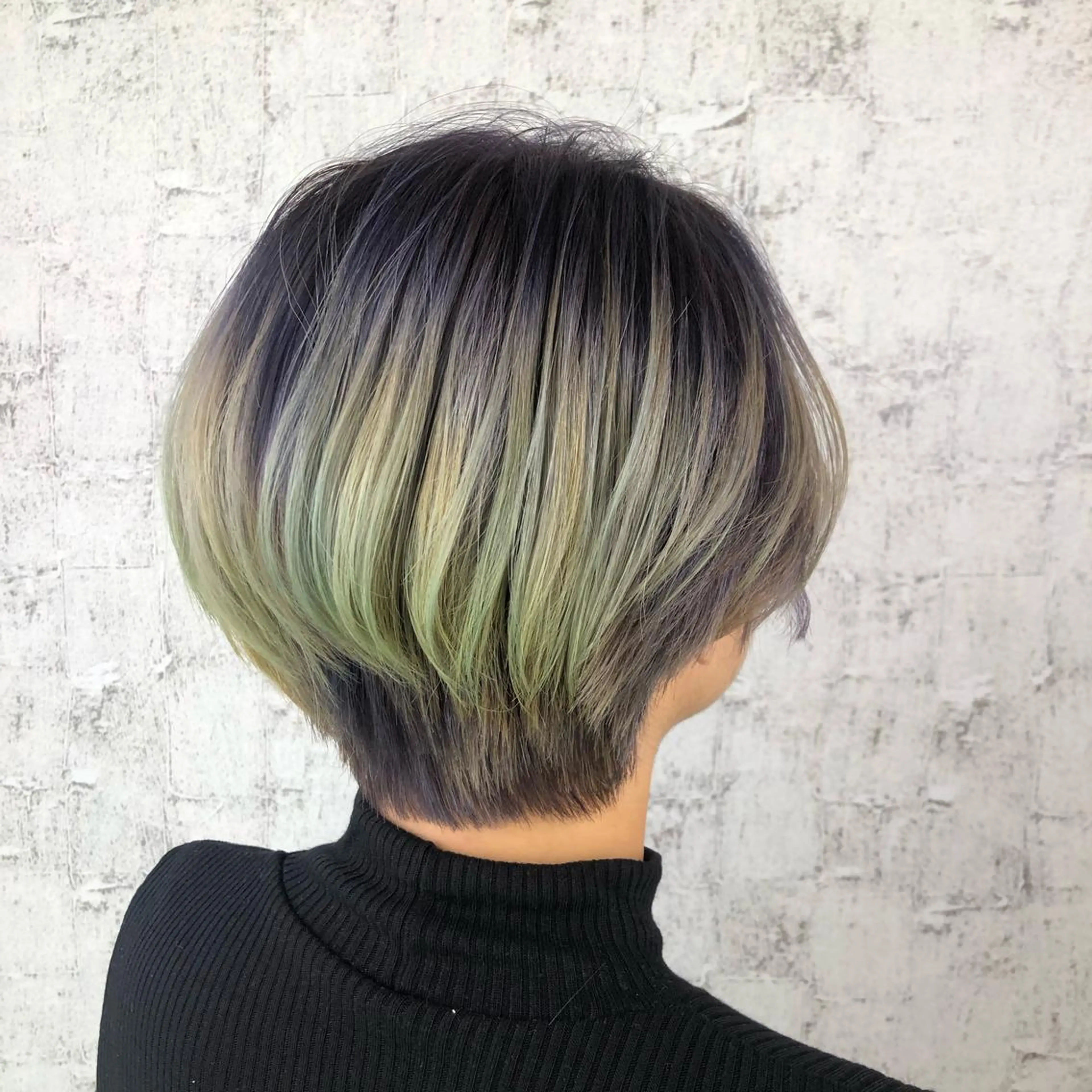 ショート カラー ブリーチ イルミナカラー 小顔レイヤー/ ベージュ🤍Rieのヘアスタイル