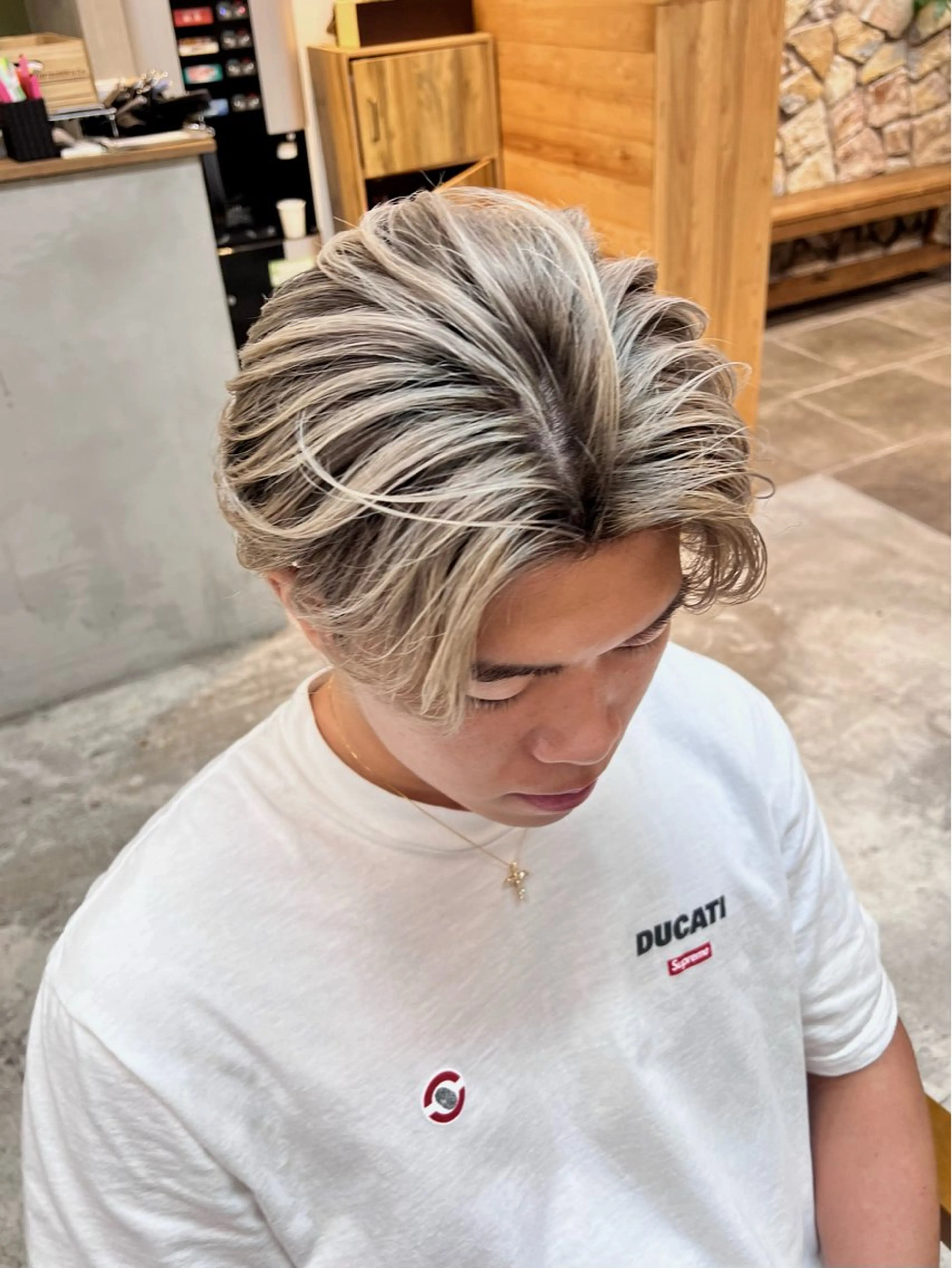 ショート カラー メンズ カット ヘアカラー トリートメント バレイヤージュ/ シャドウルーツ/安室のヘアスタイル