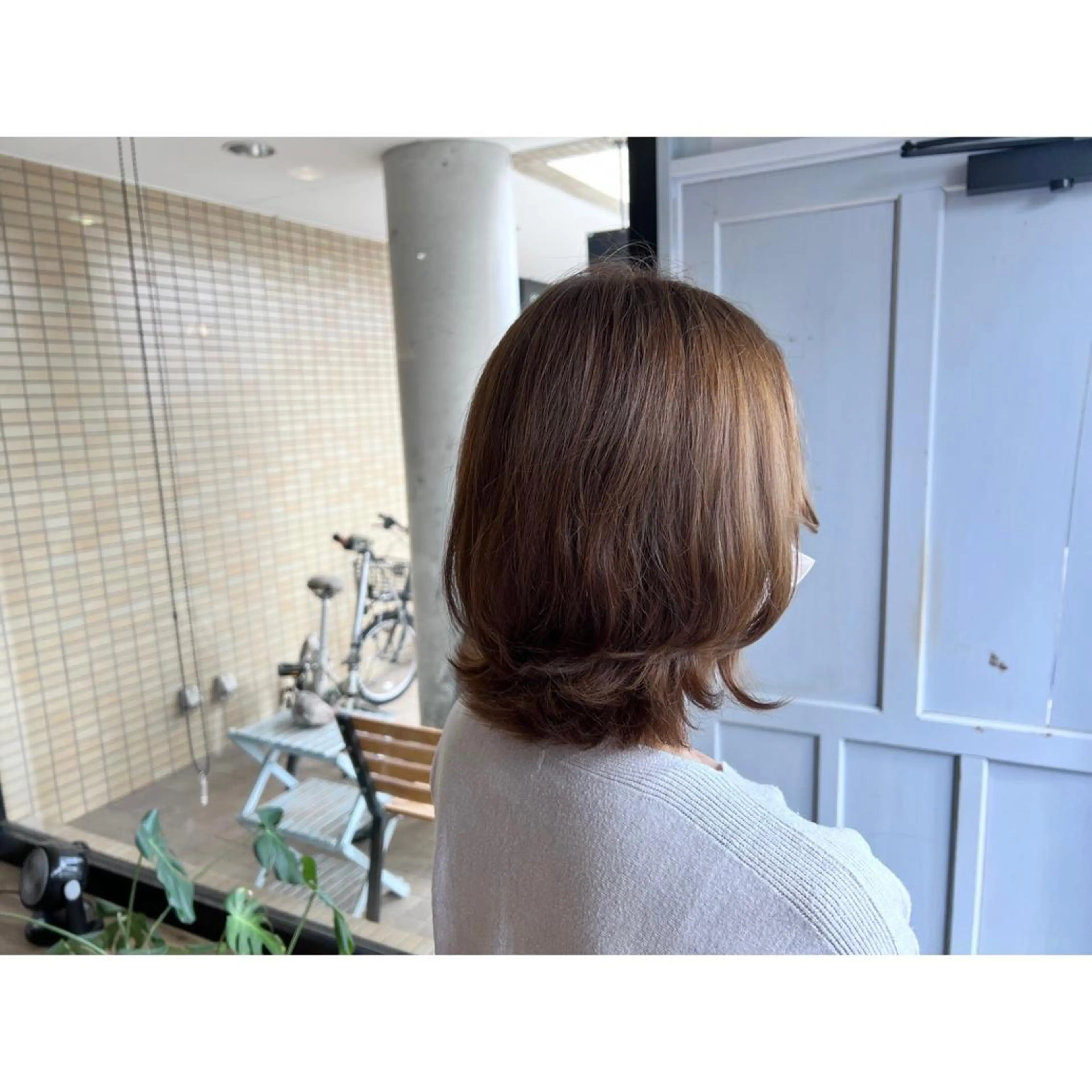 ミディアム カラー グレージュ オリーブグレージュ オリーブグレー ヘアカラー トリートメント ツキダテ ユイのヘアスタイル