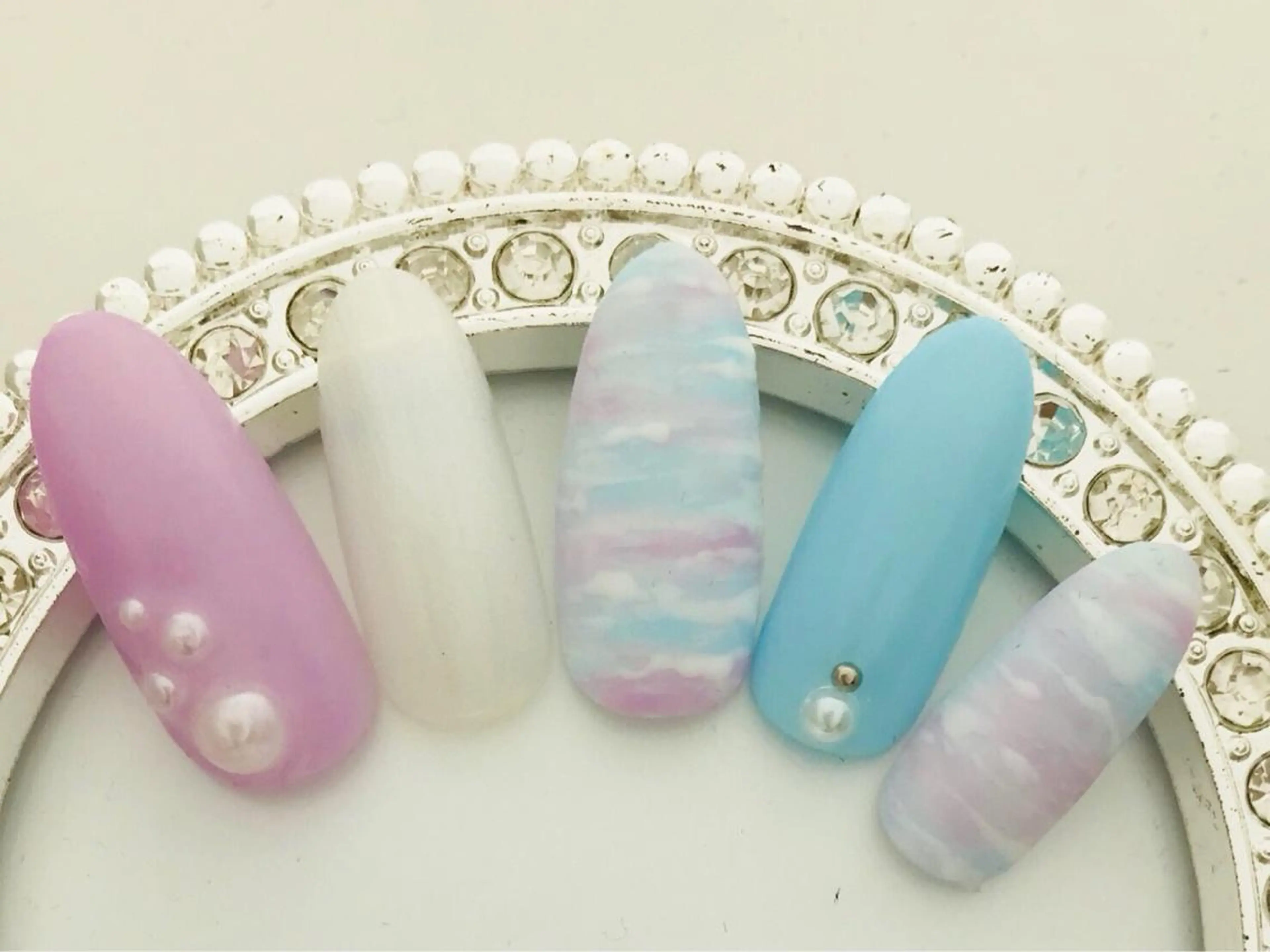 ミディアム Verest 西荻窪のネイルデザイン