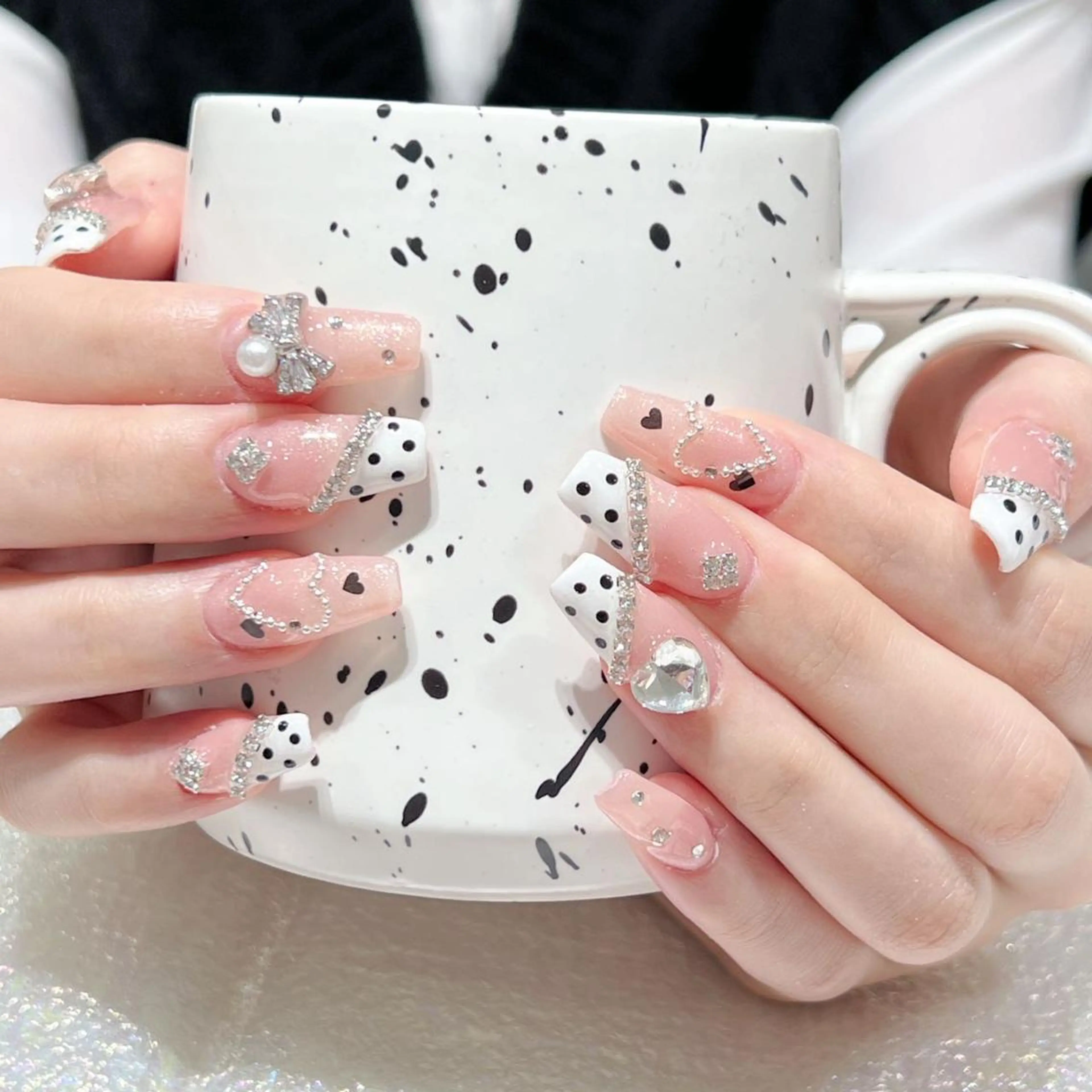 ネイル ハンドネイル Queens テイのネイルデザイン