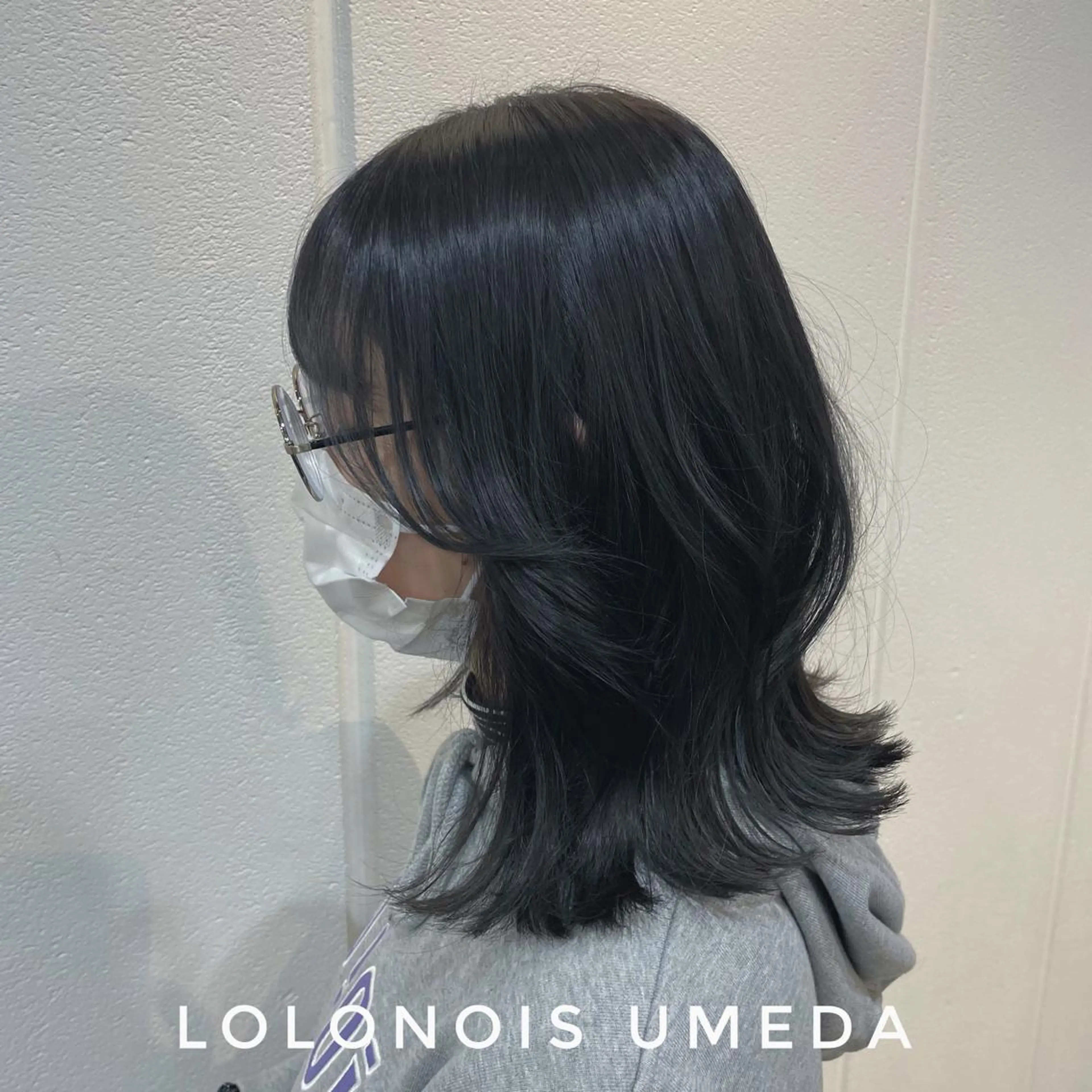 セミロング カラー ブルーカラー ブルーグレー Lolonois梅田 /Okazaki:)のヘアスタイル