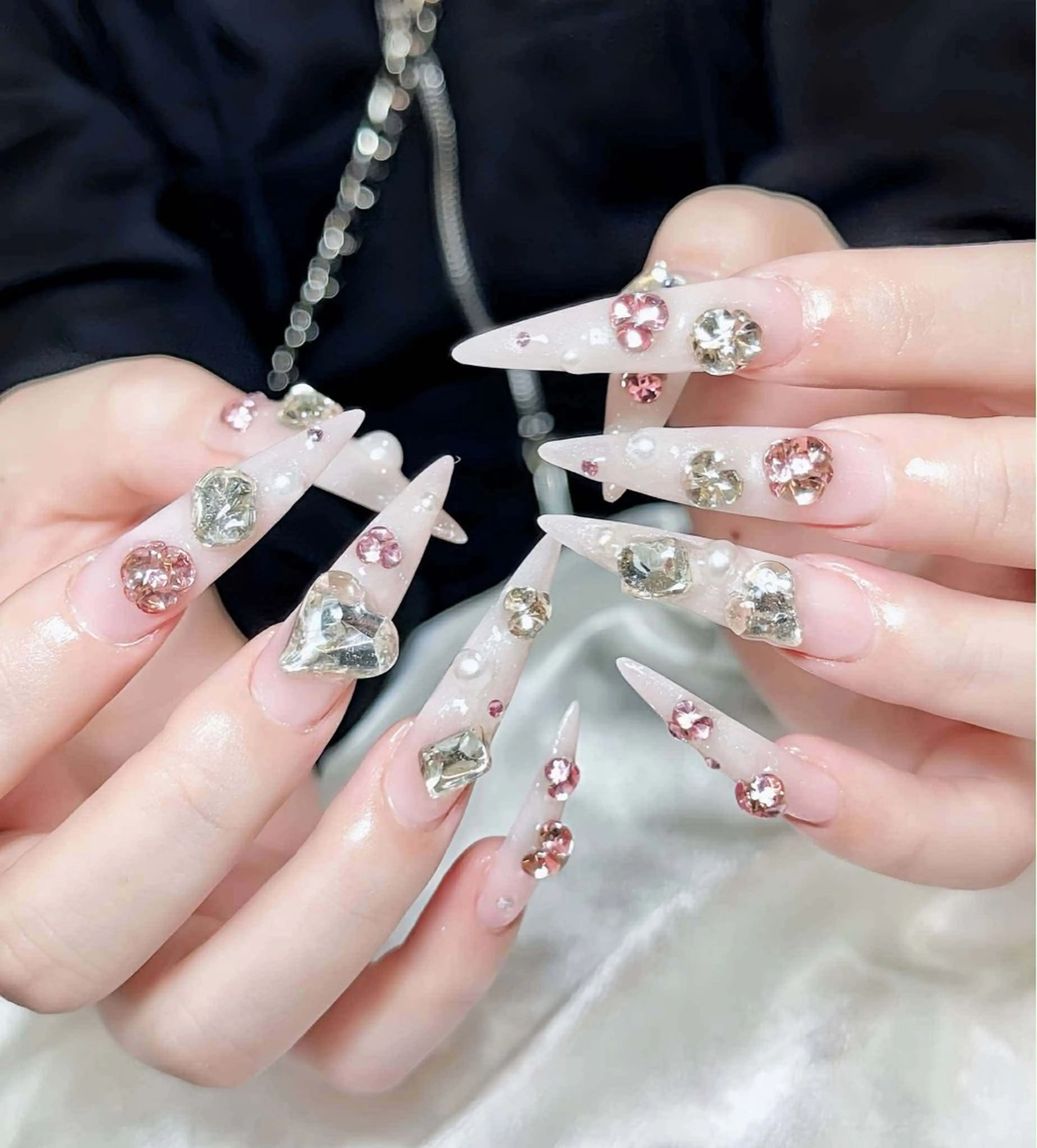 ネイル フラッシュネイル フレンチネイル グラデーション キラキラネイル 韓国ネイル ハンドネイル Rei _Nailのネイルデザイン