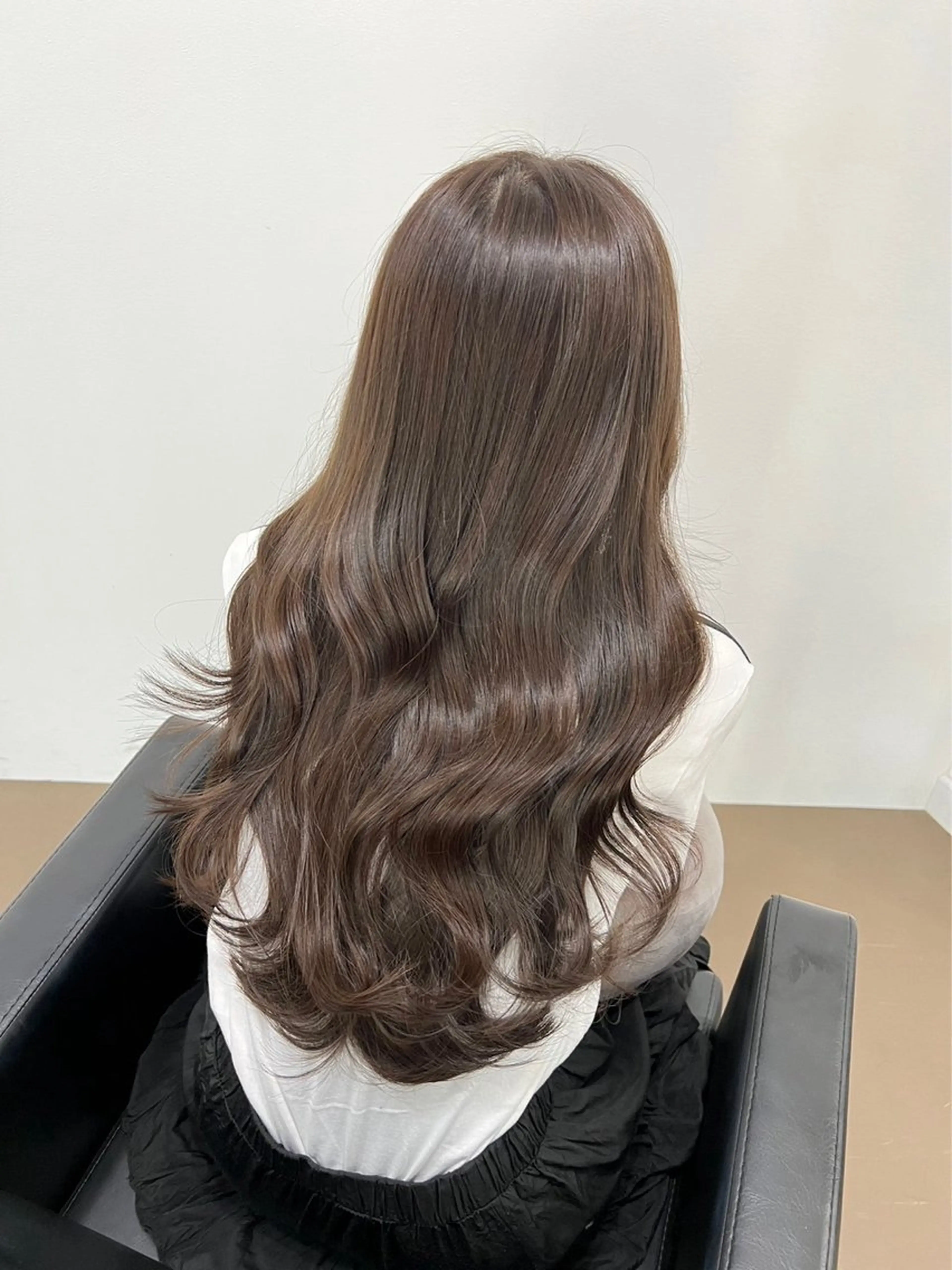 ロング ヘアカラー トリートメント 渥美 舞のヘアスタイル