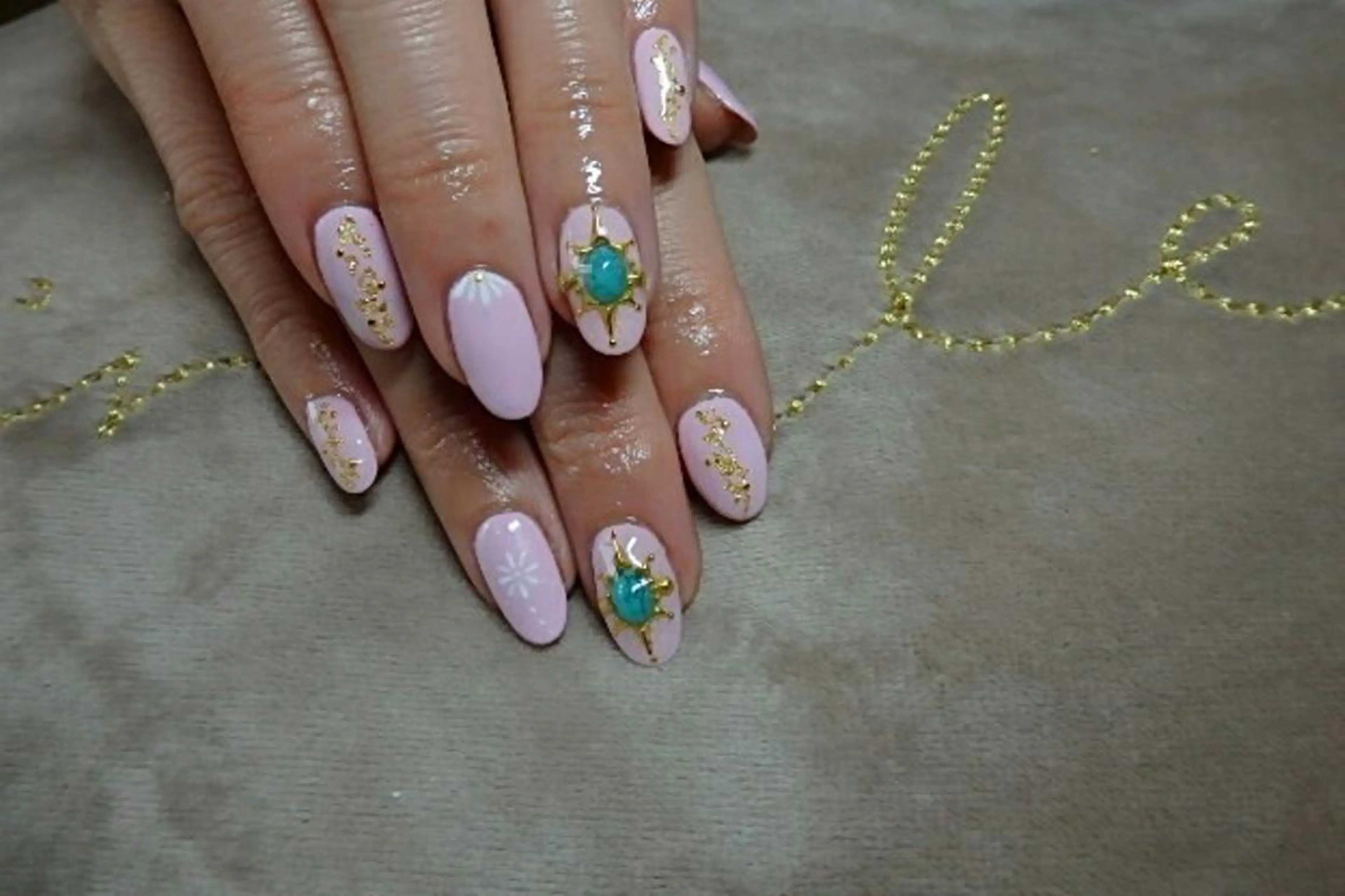 ネイル LAVISH nail salonのネイルデザイン