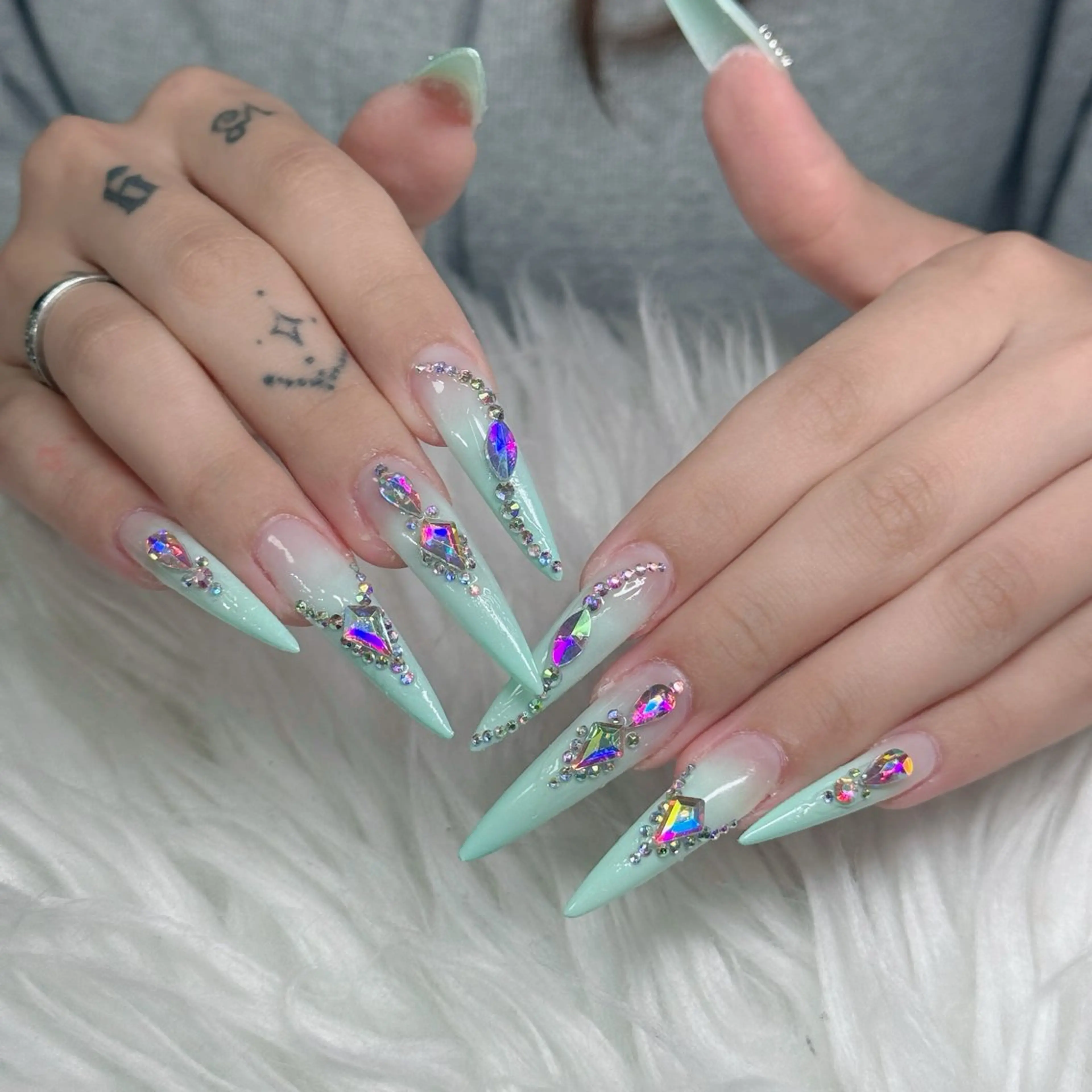 ネイル フットネイル フレンチネイル グラデーション 韓国ネイル ロングネイル ハンドネイル Hani Nail Salonのネイルデザイン