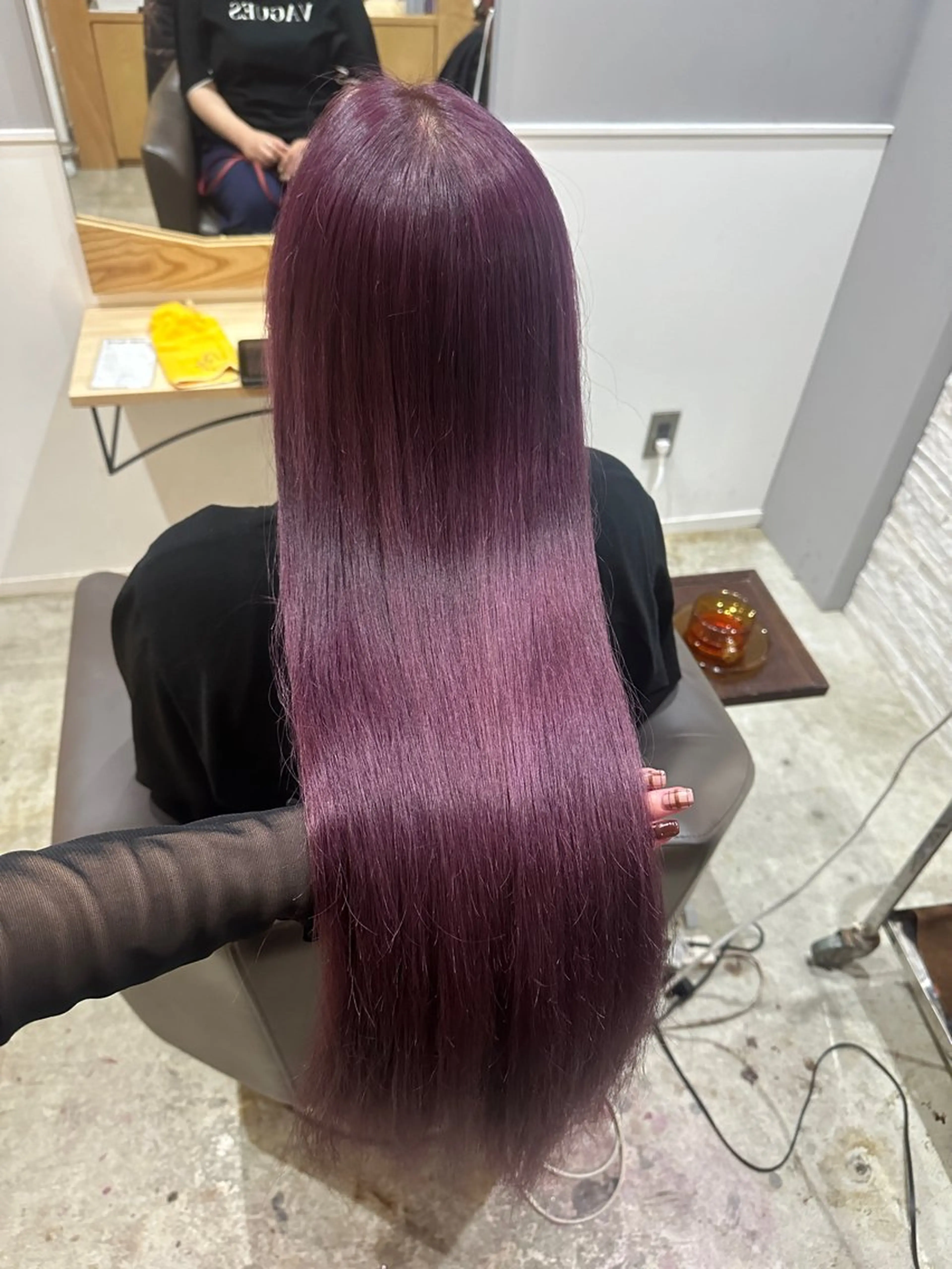 ロング miloc MOMOKAのヘアスタイル