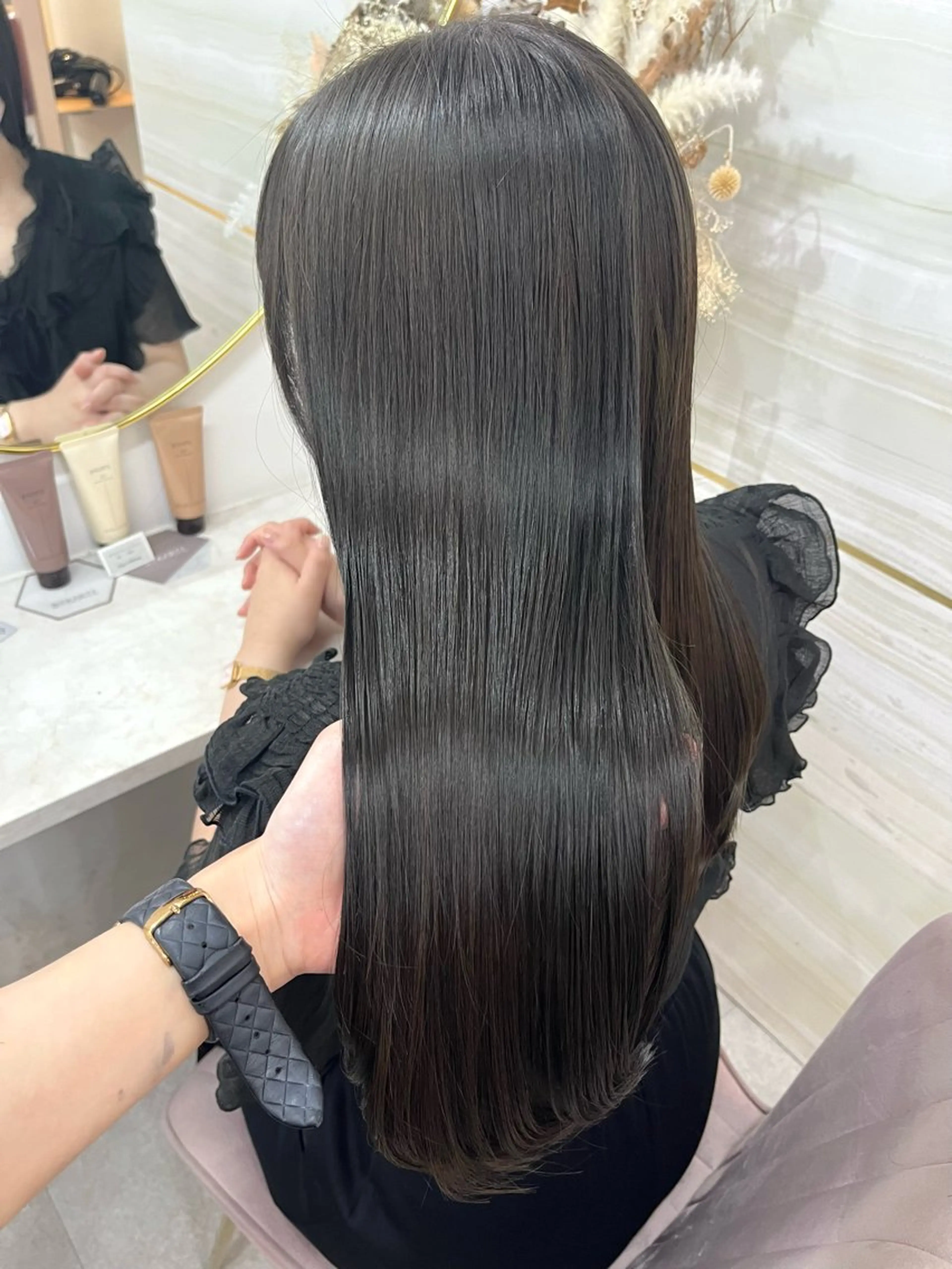 ロング カット 縮毛矯正 🏹あみ🏹暗髪 /オリーブ/髪質改善のヘアスタイル