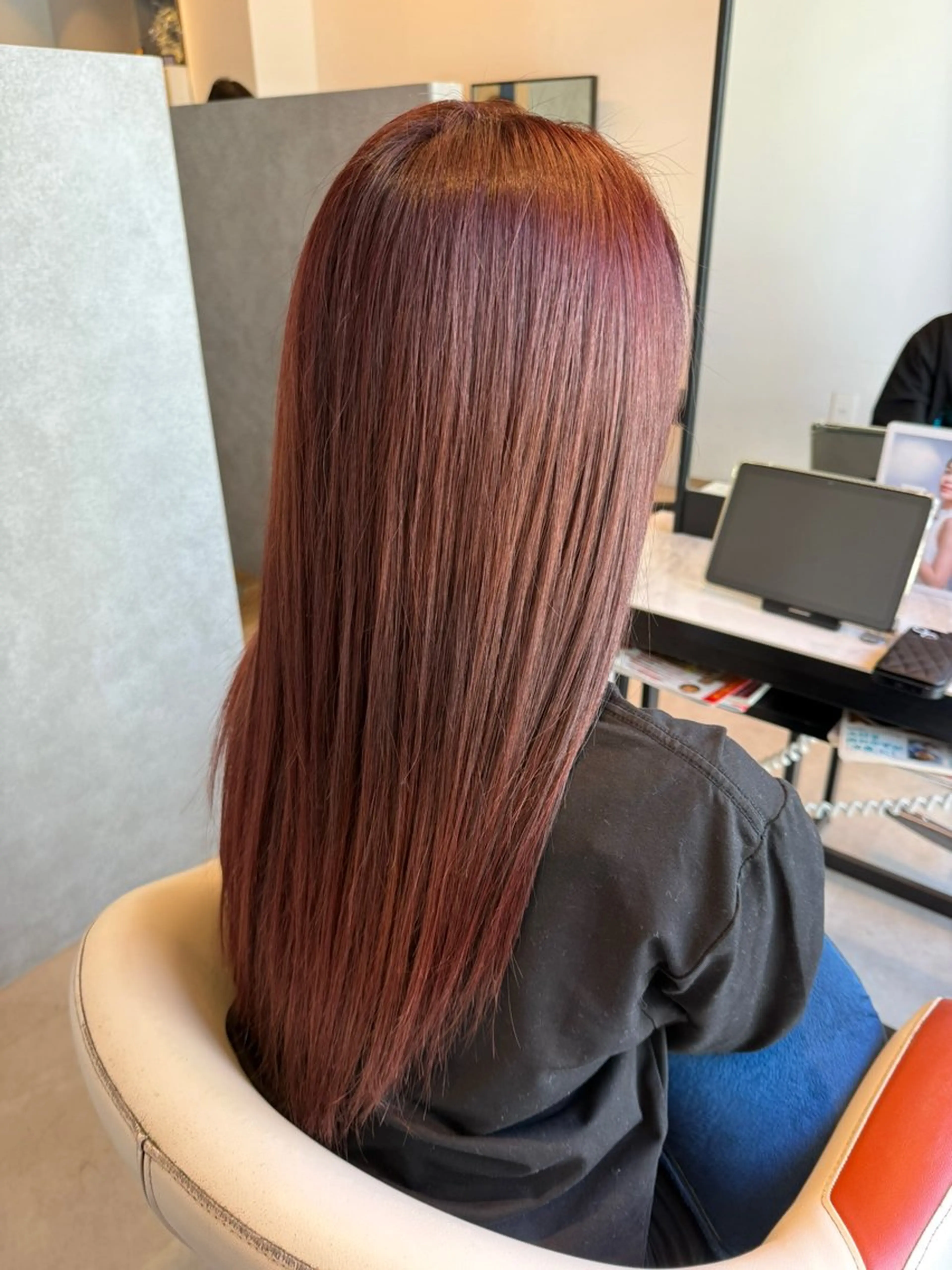 ロング カラー ブラウンカラー レッドカラー レッドブラウン ヘアカラー トリートメント 高石 乃愛のヘアスタイル