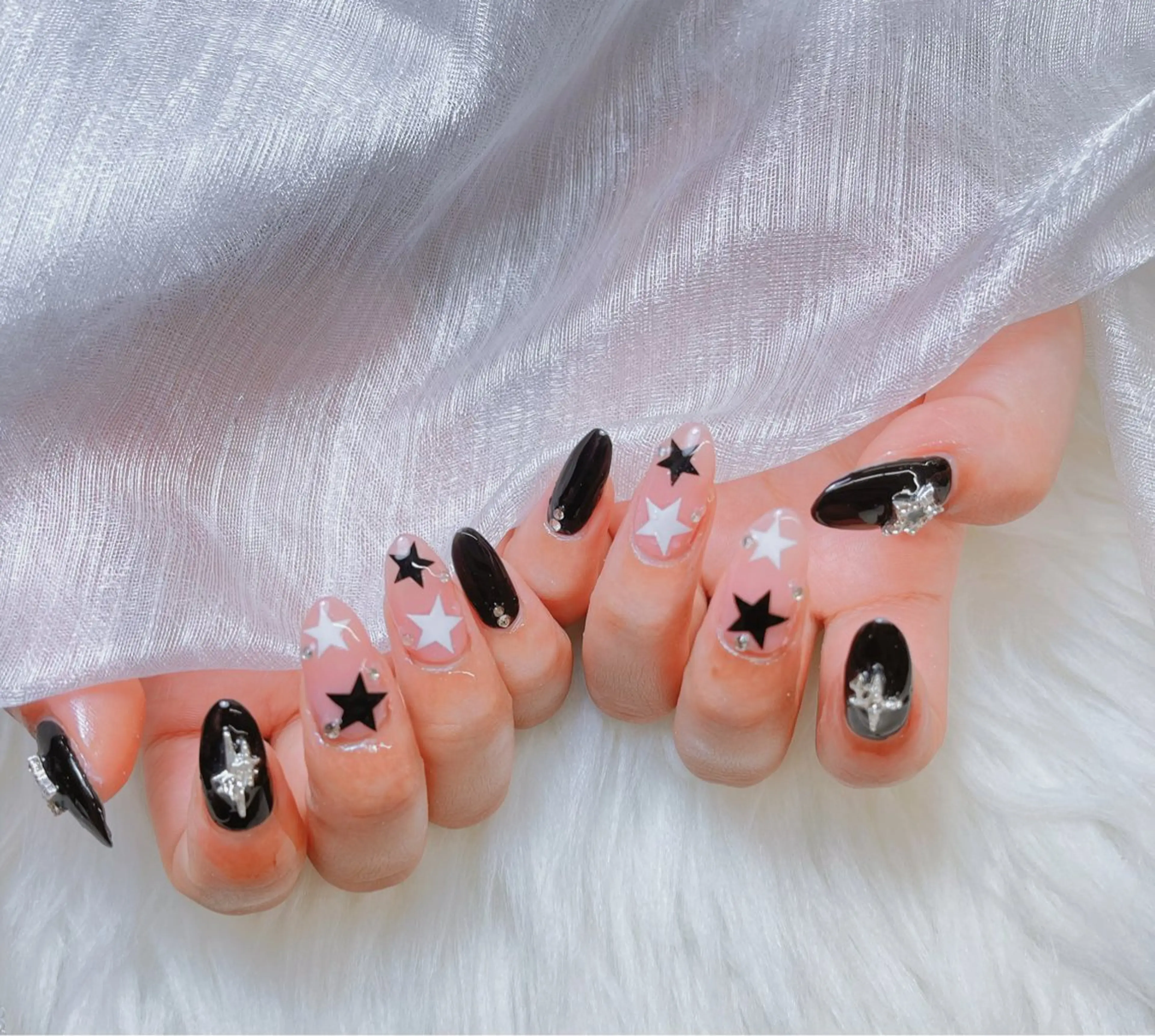 ロング LUCIE 1 Nailのネイルデザイン