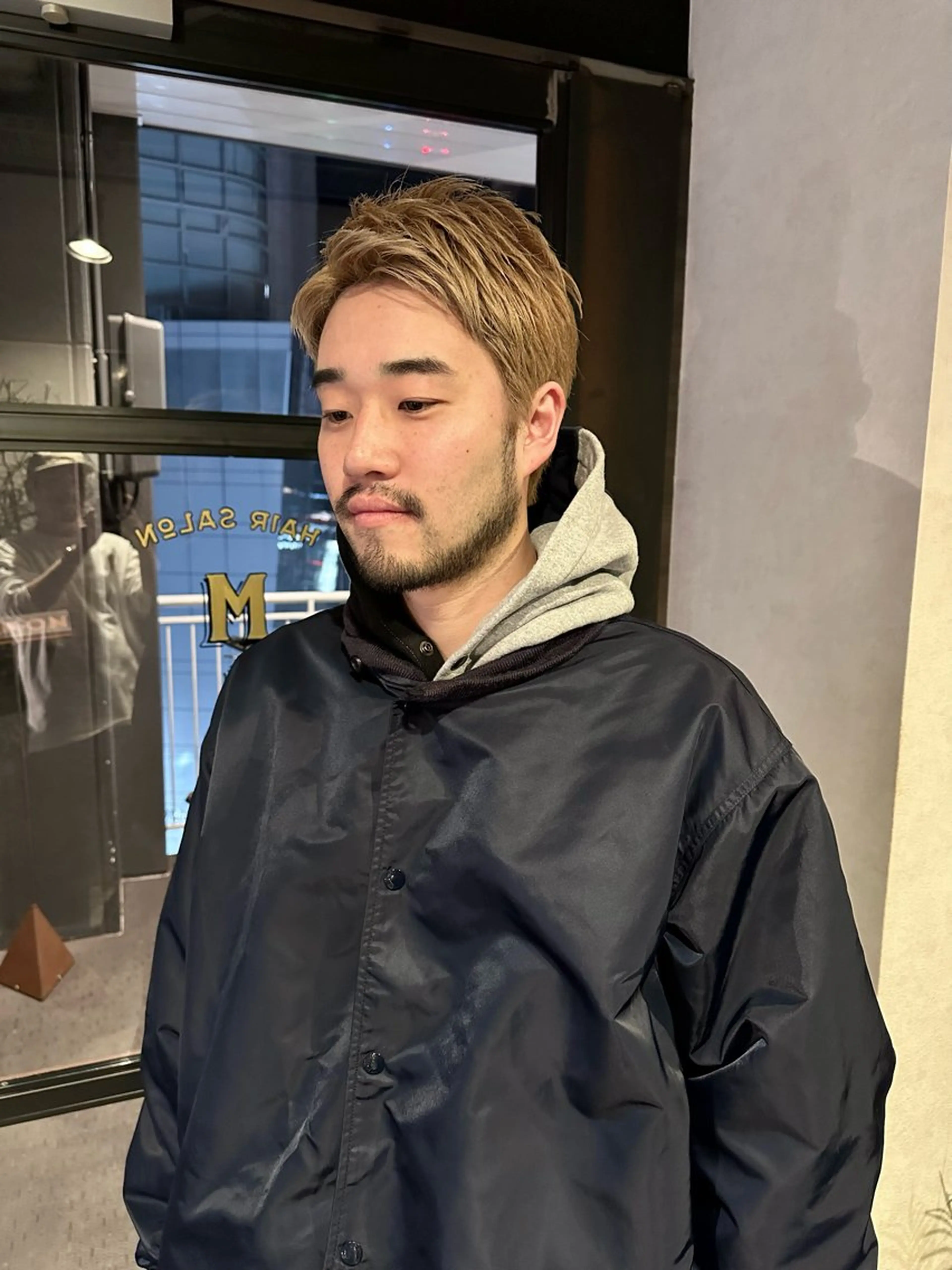 ショート カラー メンズ メンズハイトーン ハイトーンカラー ショートヘア 俵 知広のヘアスタイル