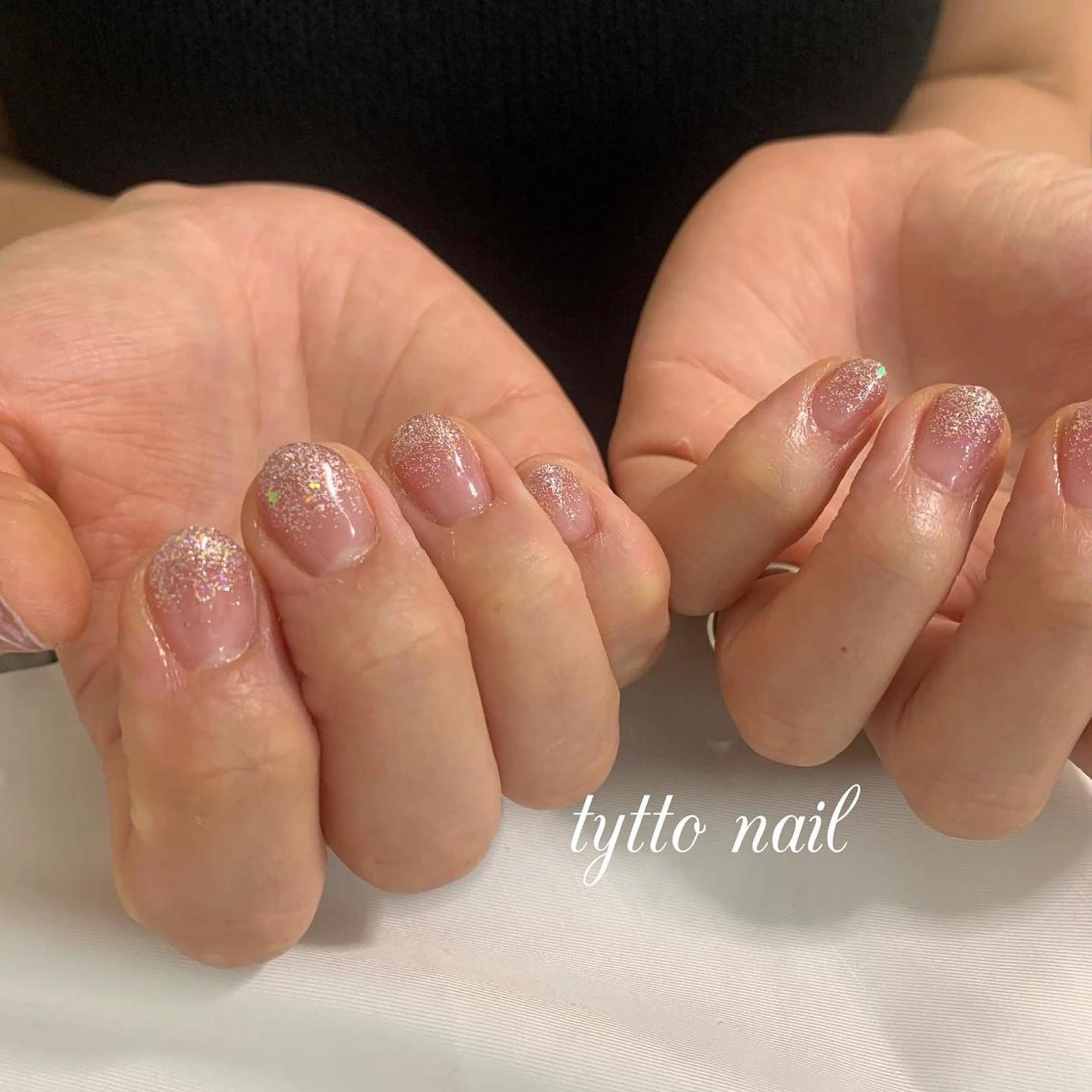 ネイル オーロラネイル グラデーション ラメ(グリッター) ラメグラデーション オフィスネイル ハンドネイル tytto nail ❤︎‪‪eri‪‪のネイルデザイン
