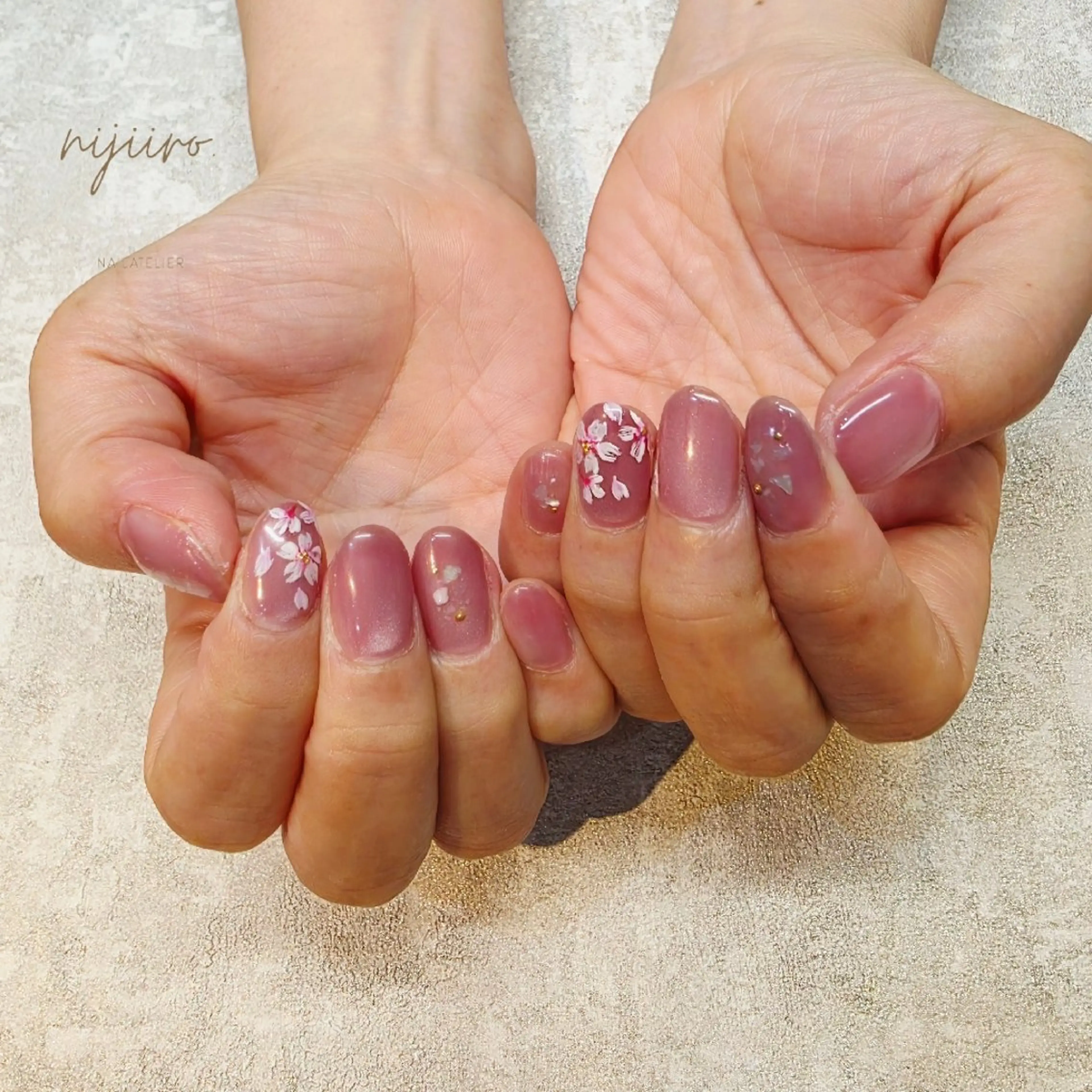 ネイル ハンドネイル nailatelier nijiiro.所属・nijiiro🌈 サトウのネイルデザイン