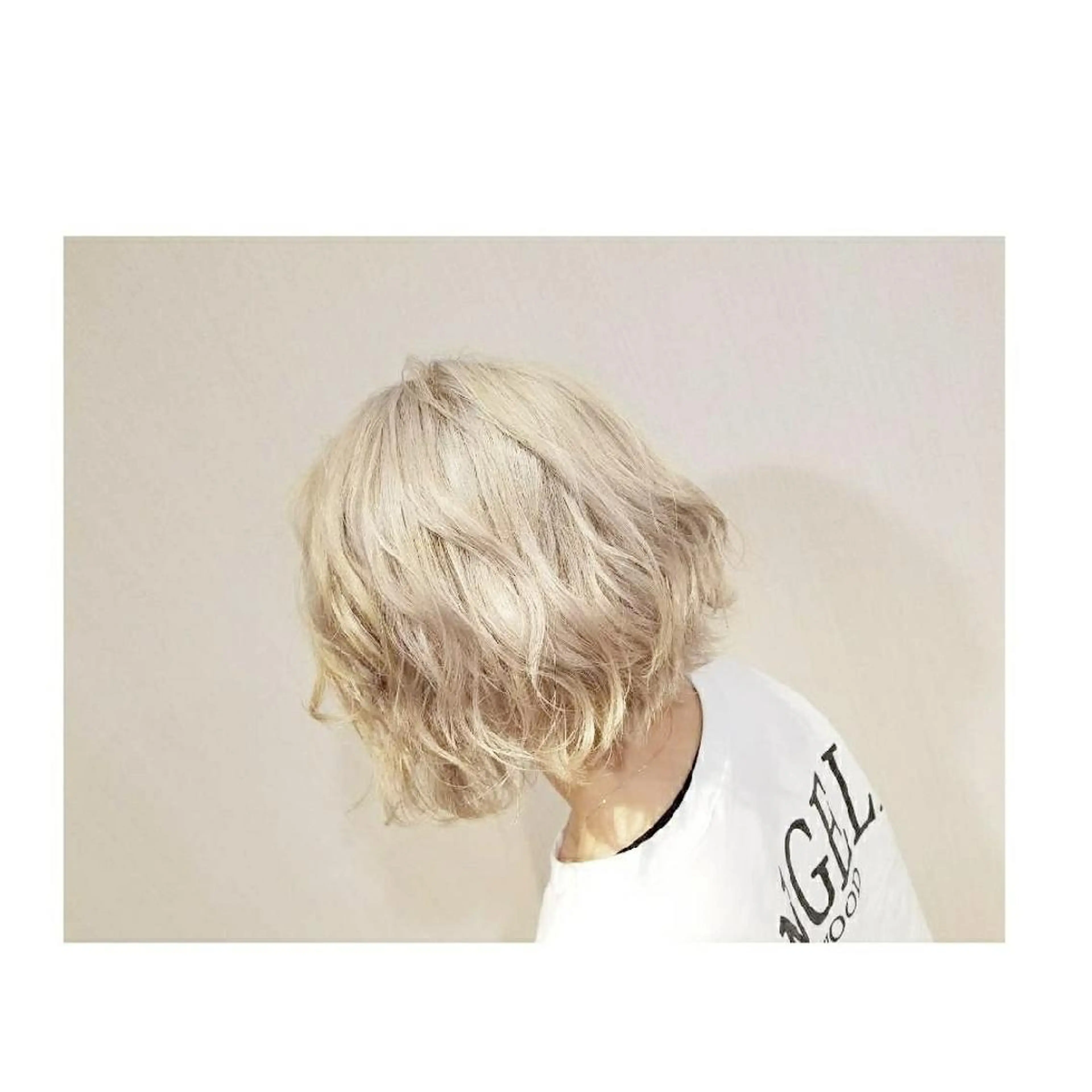 ミディアム カラー アッシュ ブリーチ ホワイトアッシュ Luana 矢場町のヘアスタイル