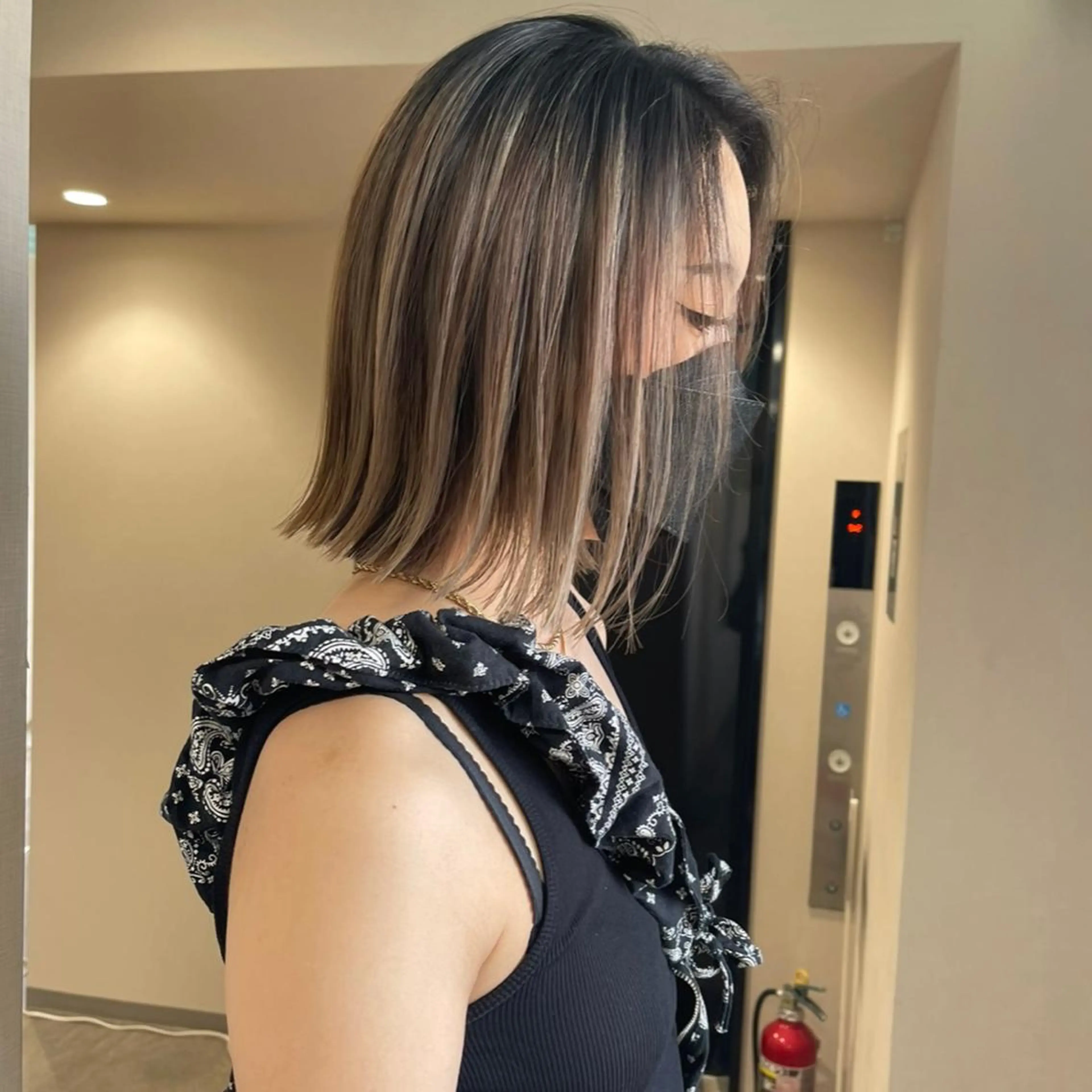 ショート カラー ヘアアレンジ ベージュカラー ボブ PARK by CREAM所属・松井那津子 /ハイライトブリーチのヘアスタイル