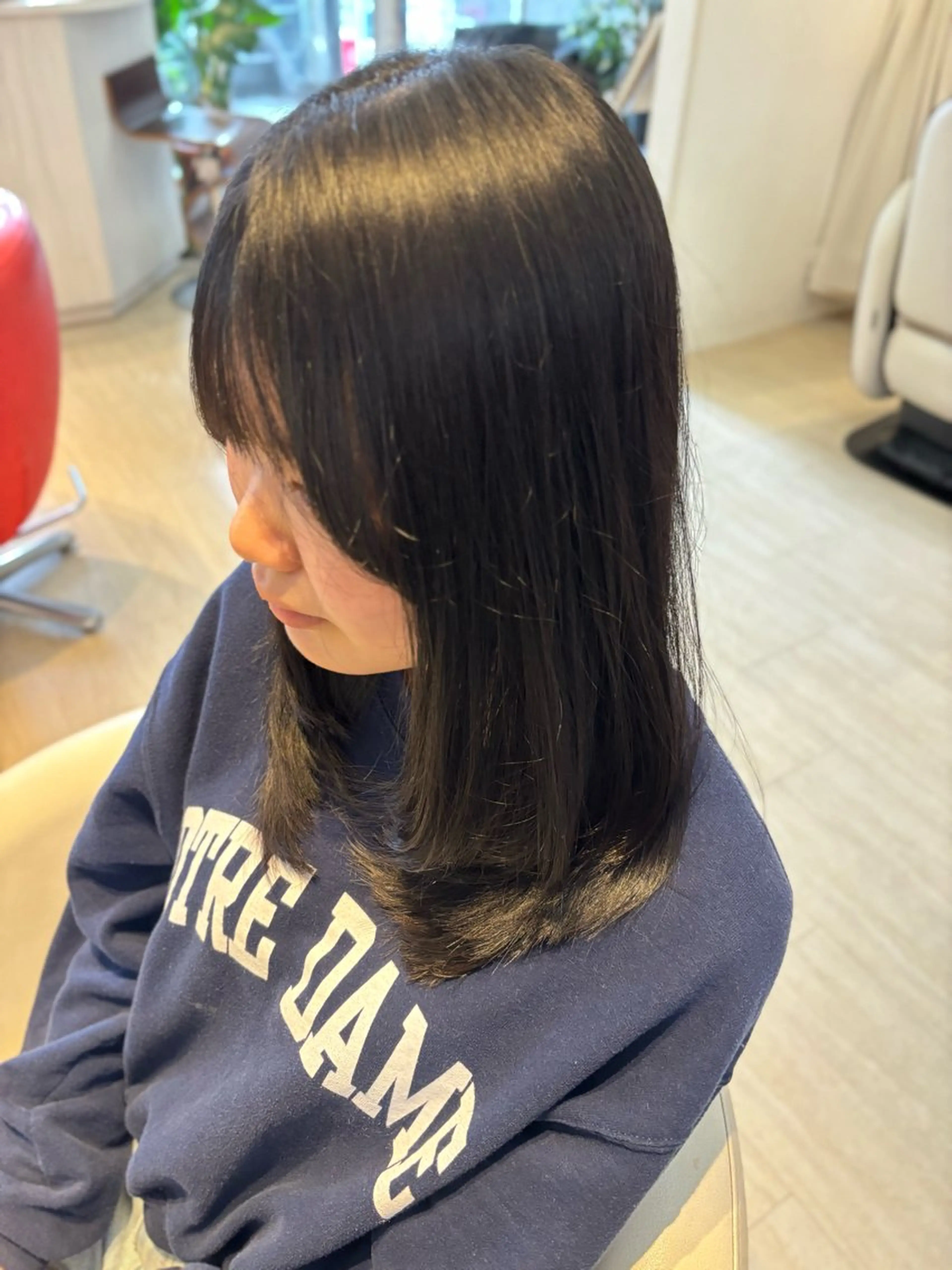 セミロング カット lachiq R+ カイトのヘアスタイル