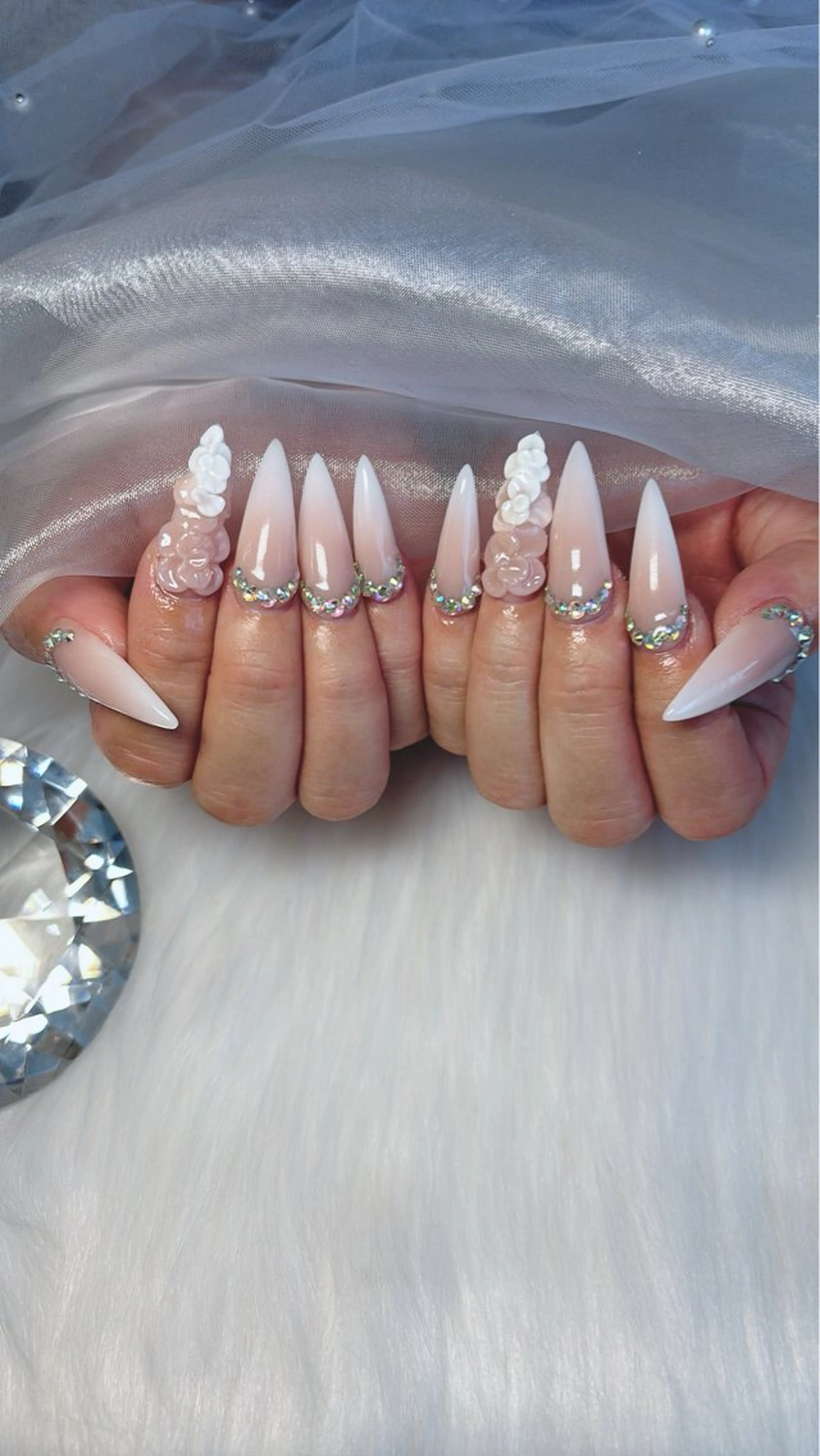 ネイル フラワーネイル ロングネイル ハンドネイル Kayo 💅のネイルデザイン