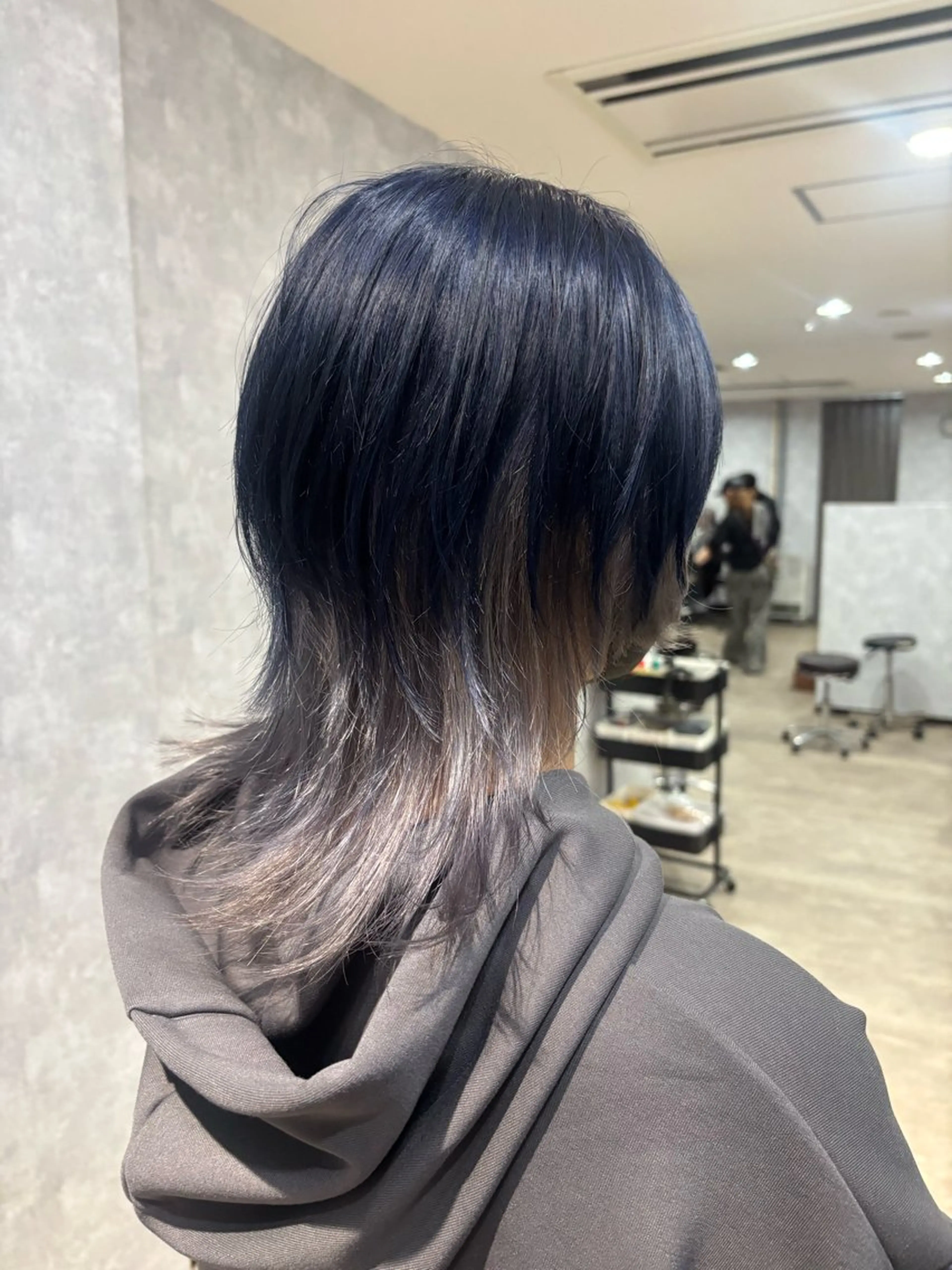 ミディアム カット ヘアカラー トリートメント 🌐NATSUMI 🌐【寒色カラー】のヘアスタイル