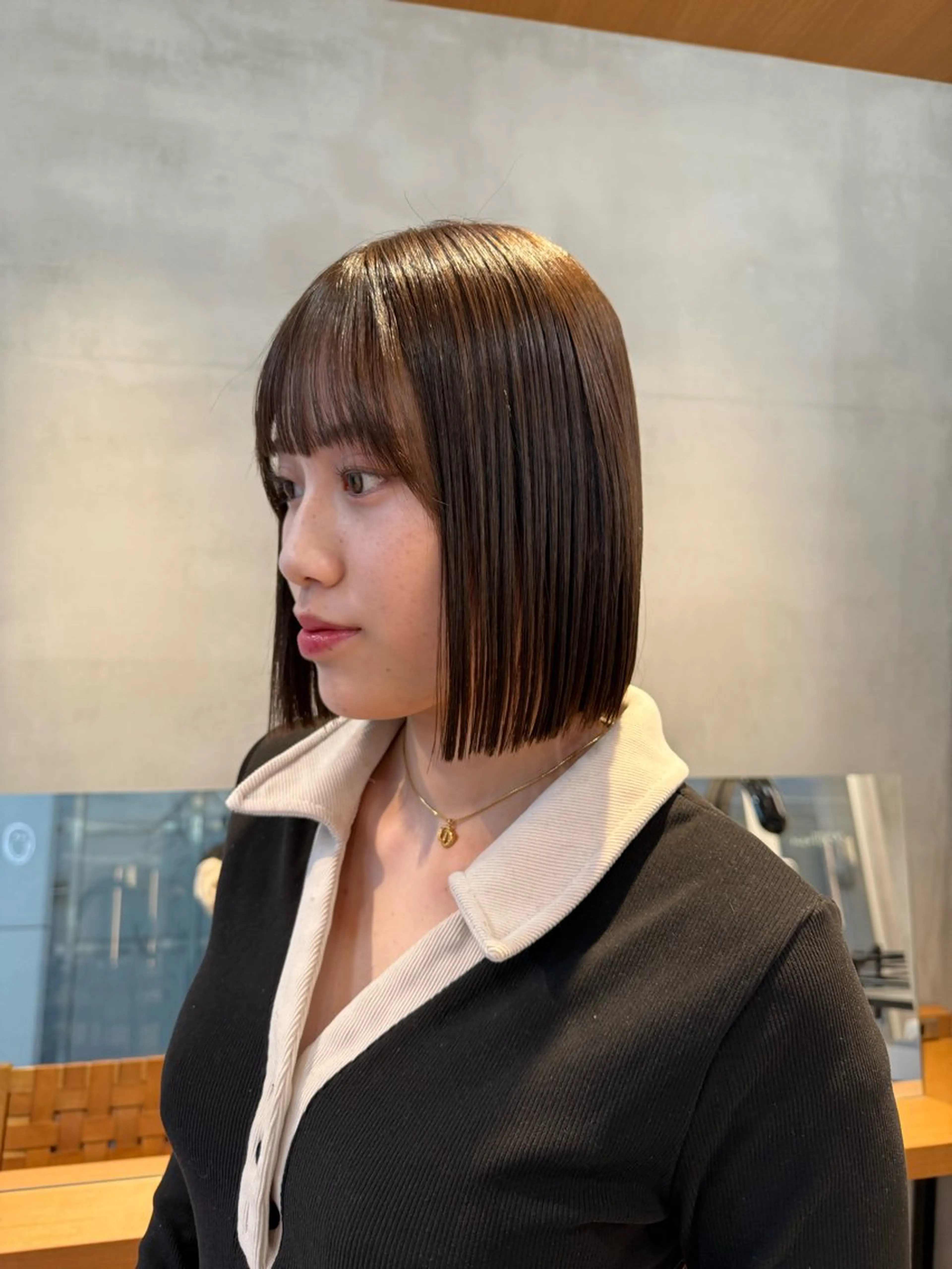 ミディアム カラー ヘアカラー ブリーチ/ウルフ/ スパイキーショートのヘアスタイル