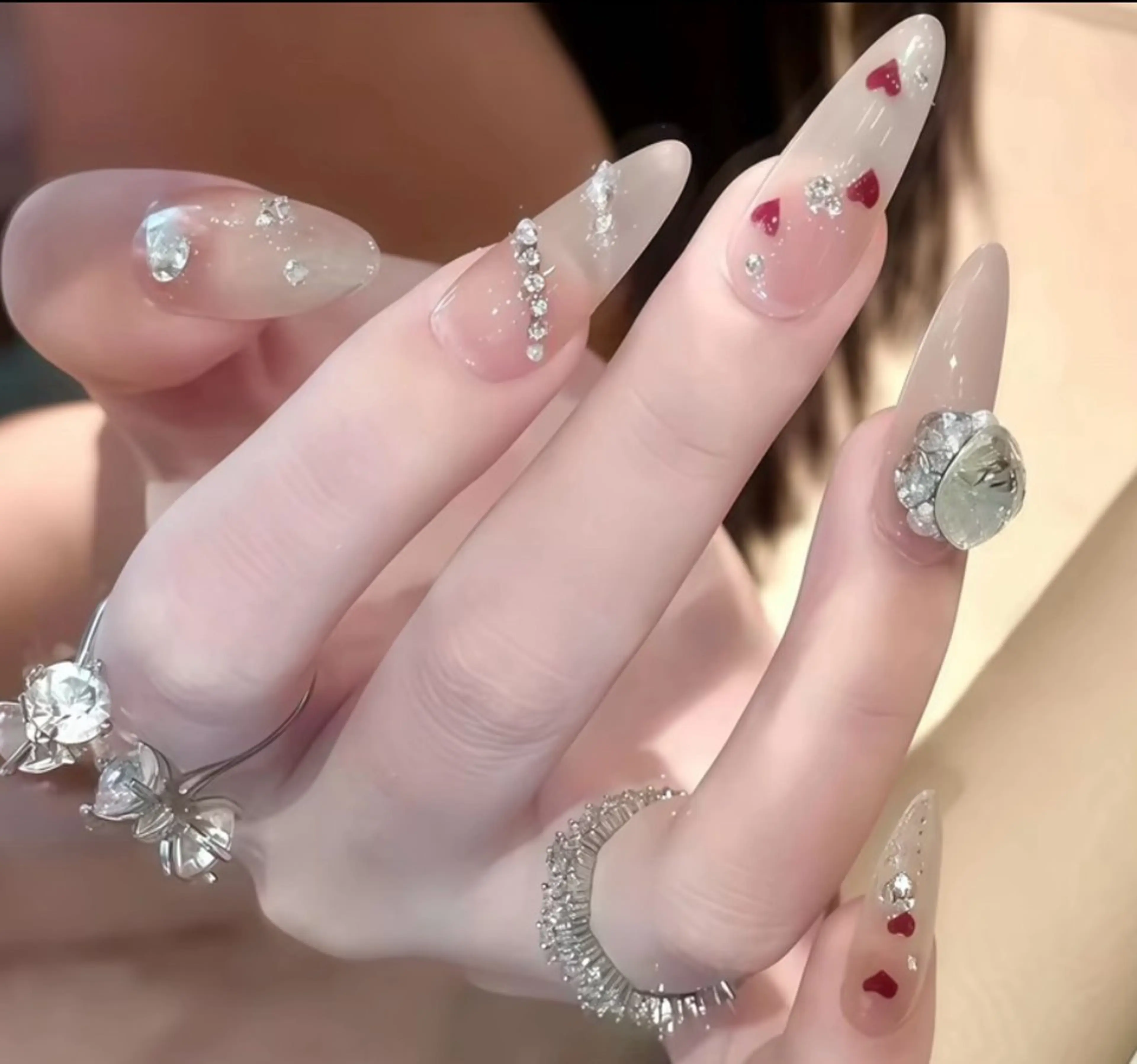 ネイル チークネイル 長さ出し フラワーネイル フレンチネイル ガーリー SunNail池袋駅 ワンホンネイルのネイルデザイン