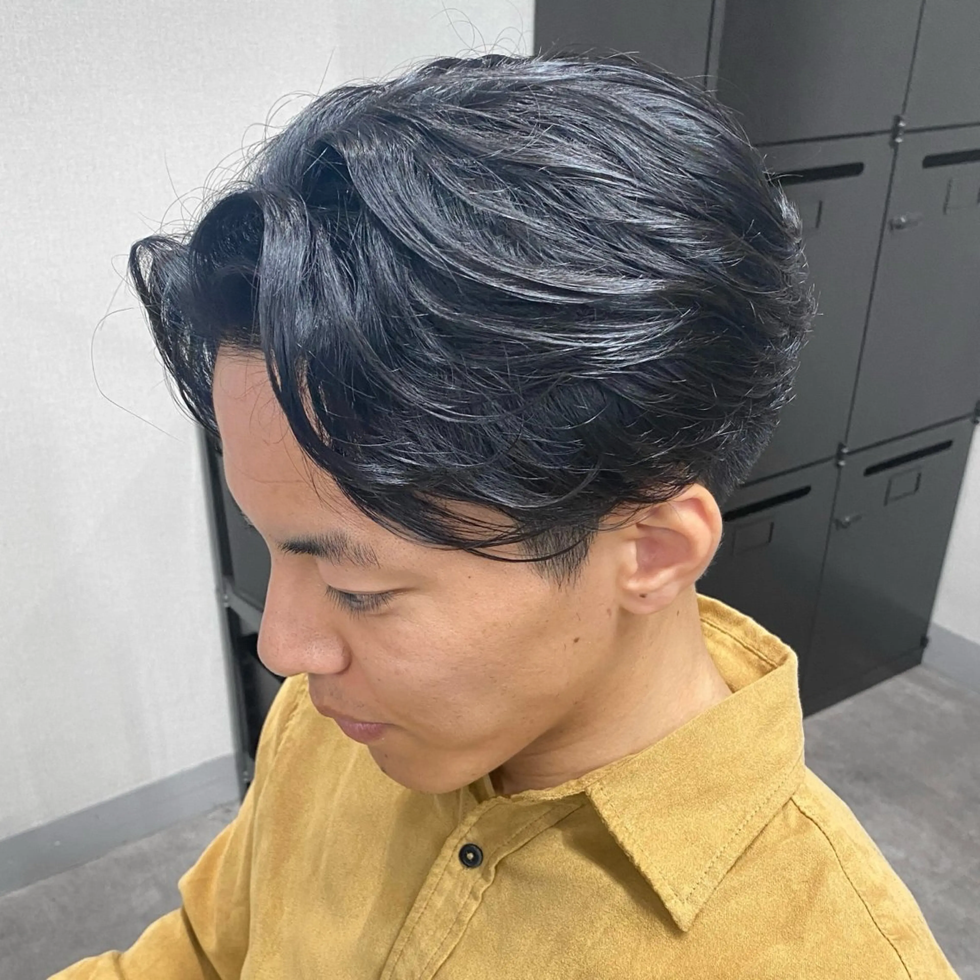 ショート メンズ センターパート 刈り上げ カット パーマ センターパート/ニ ュアンスパーマのヘアスタイル