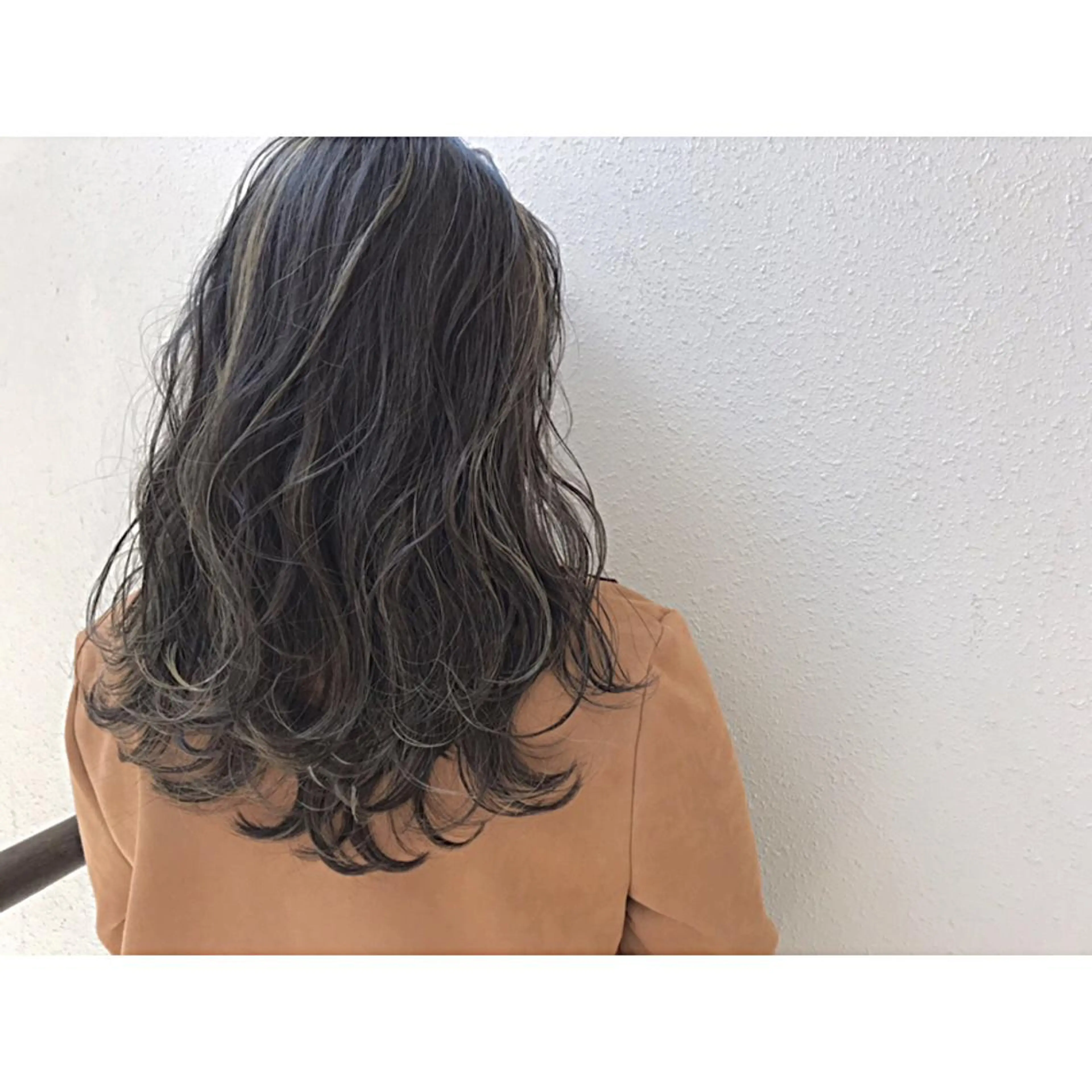 平日限定カット＋カラー＋トリートメント7050円‼️の写真