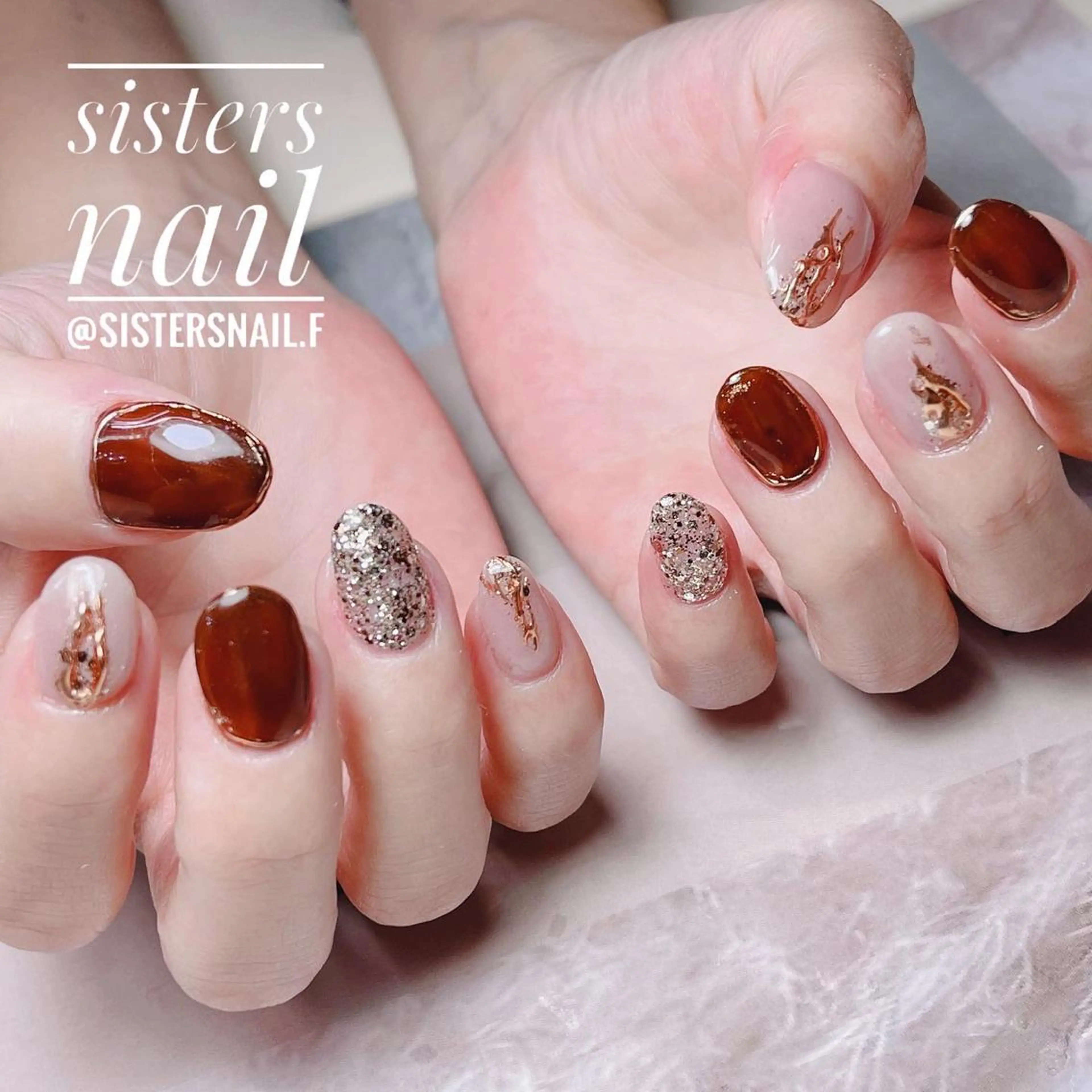 ネイル アートネイル ブラウン ゴールド ミラーネイル ニュアンスネイル ハンドネイル ハンドケア sisters nail.fのネイルデザイン