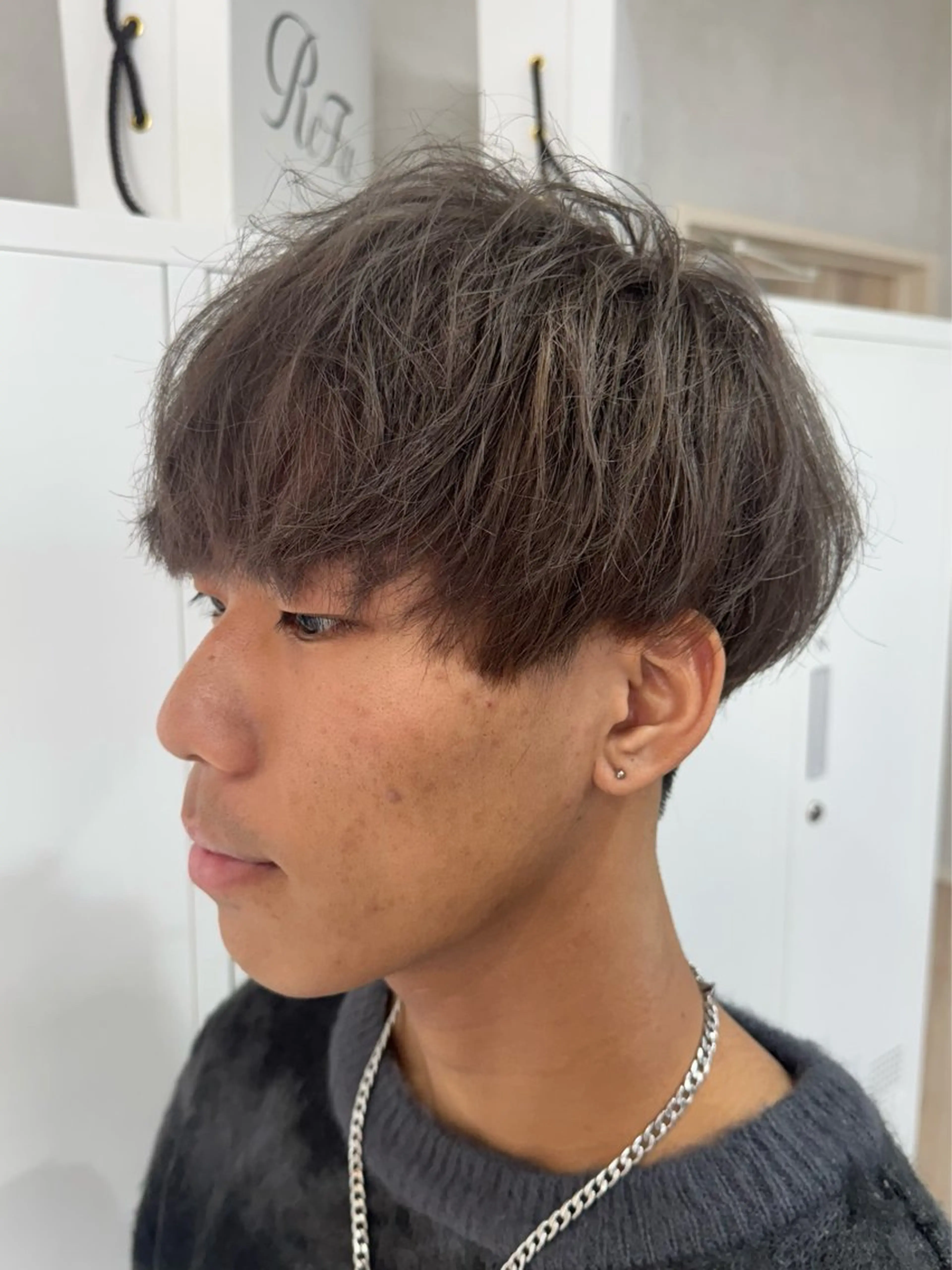 ショート カラー メンズ メンズブリーチ マッシュ ブリーチ ケアブリーチ グレージュ グランデュール焼津 SEIRYU🐉のヘアスタイル